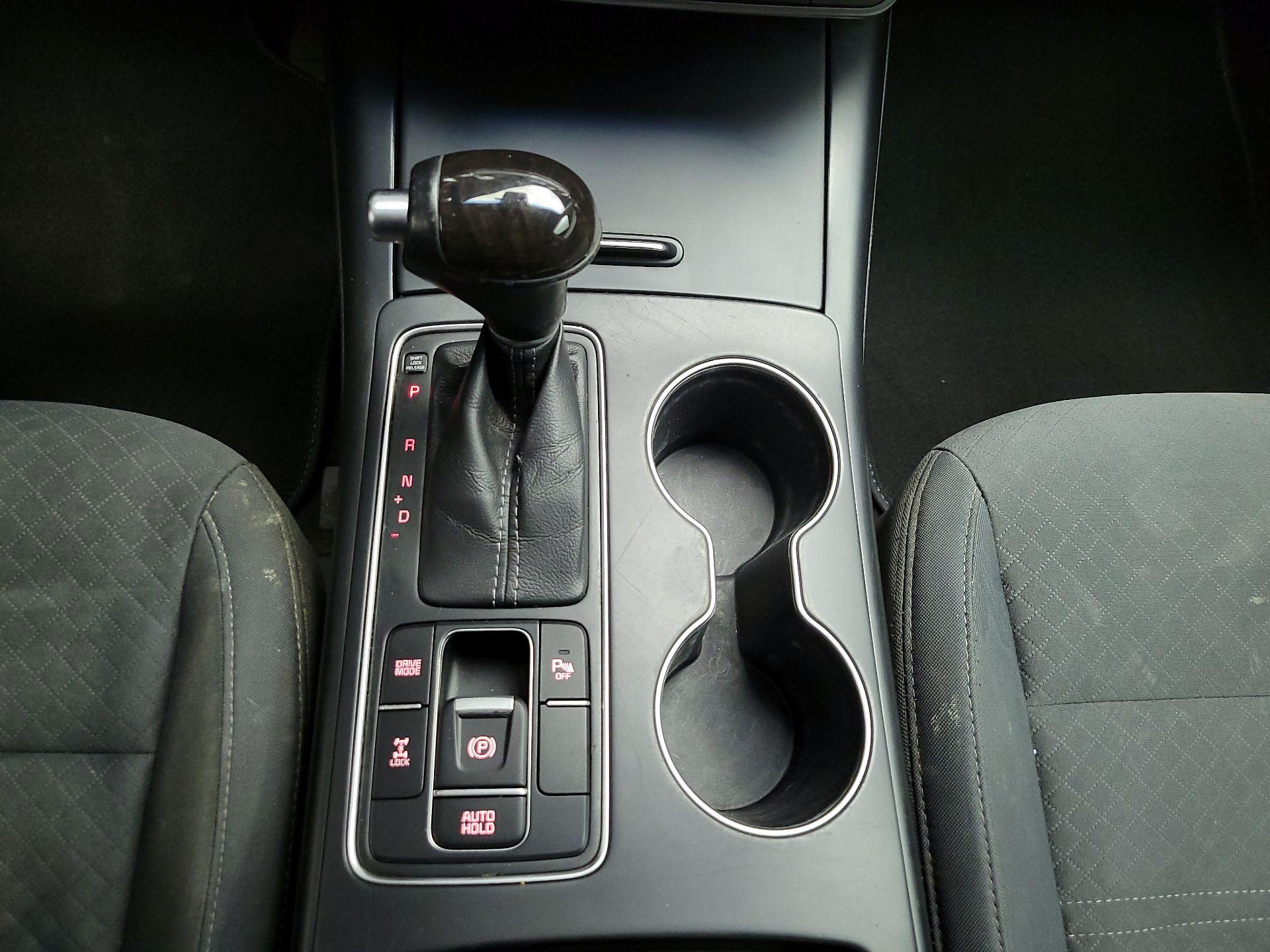 Thumbnail: 2017 Kia Sorento - 17