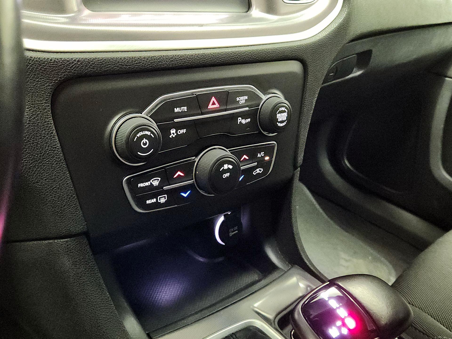 Thumbnail: 2022 Dodge Charger - 16