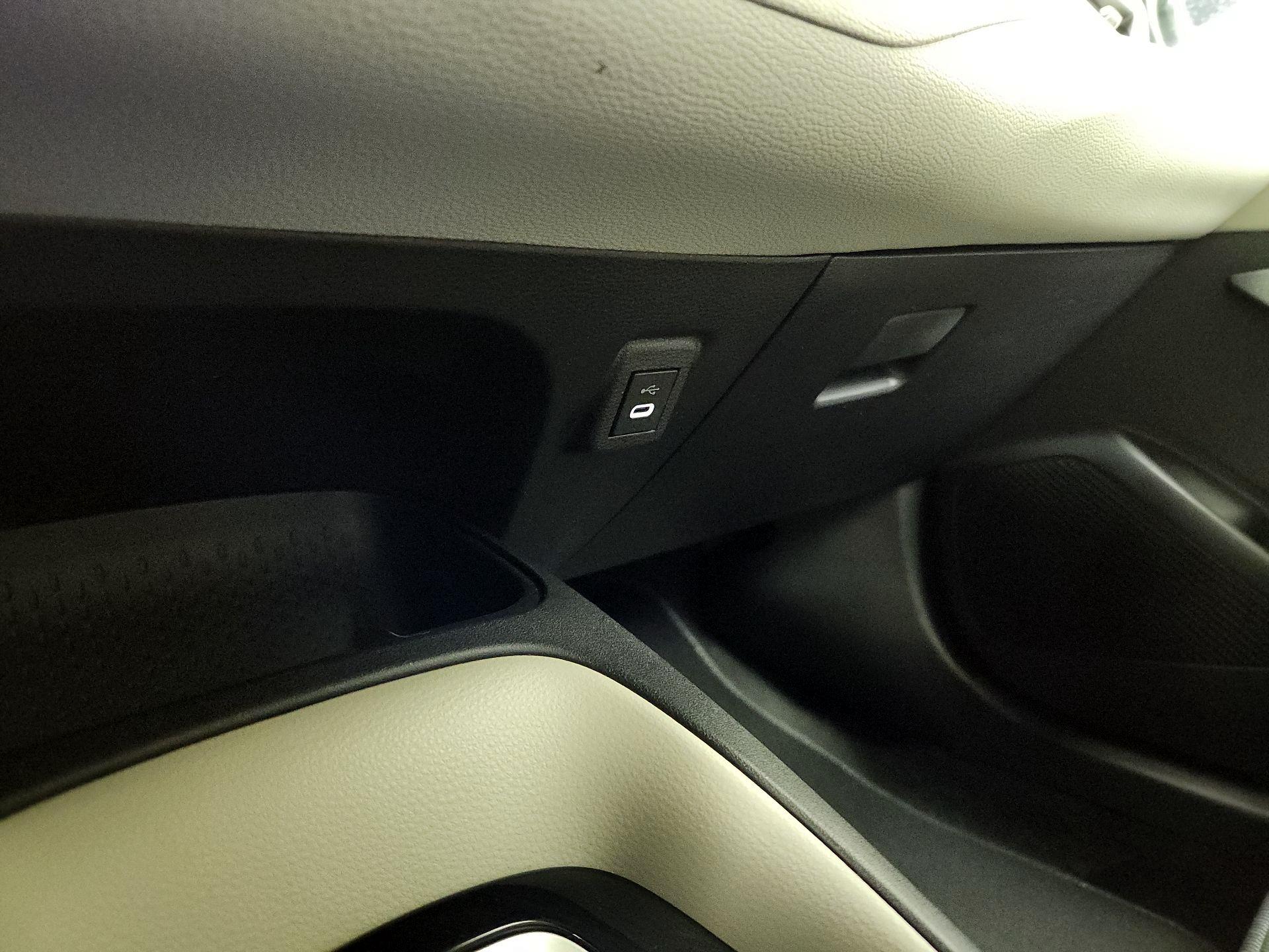 Thumbnail: 2025 Toyota Corolla - 18