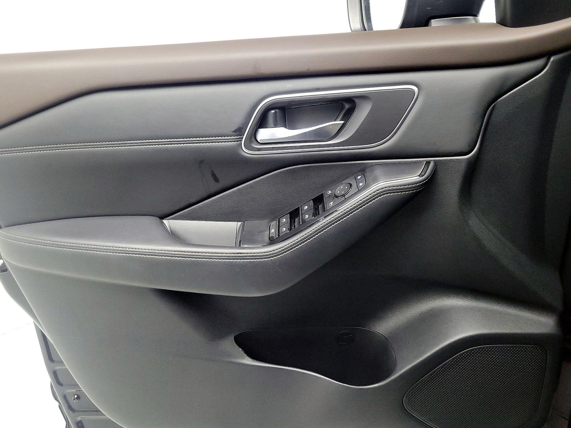 Thumbnail: 2021 Nissan Rogue - 12