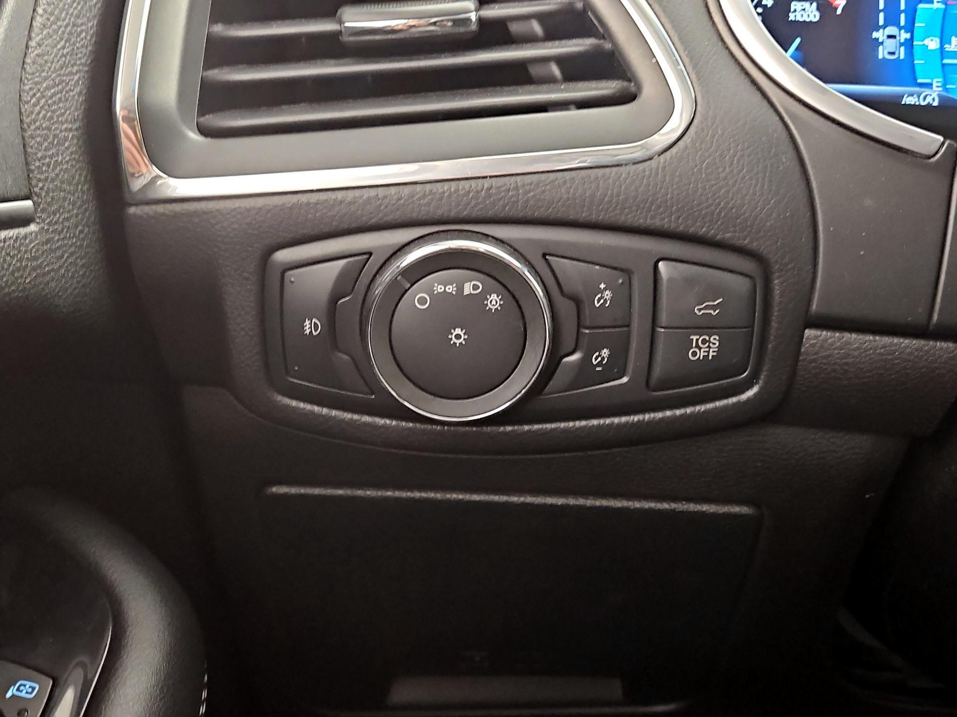 Thumbnail: 2019 Ford Edge - 13