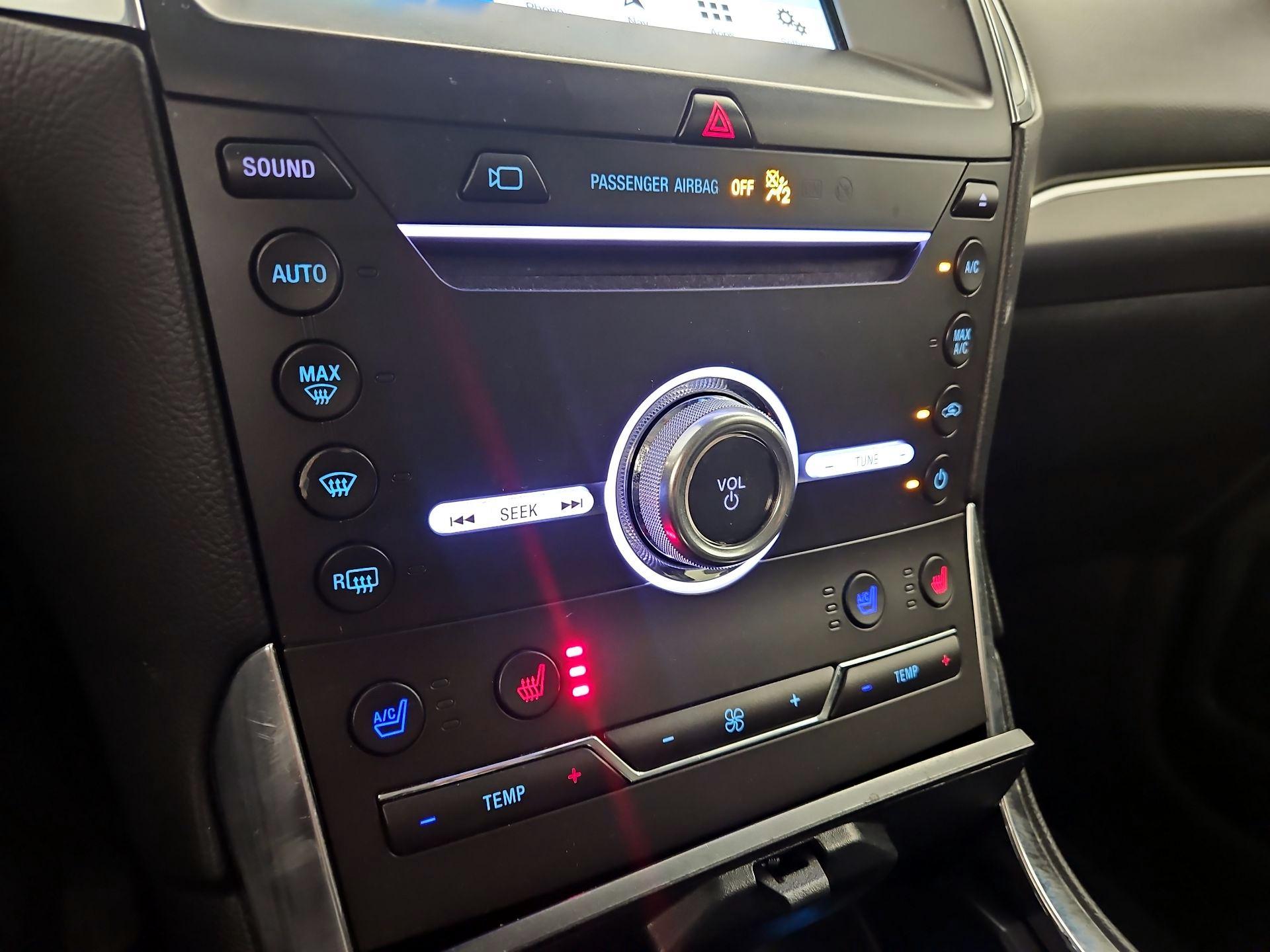 Thumbnail: 2019 Ford Edge - 17