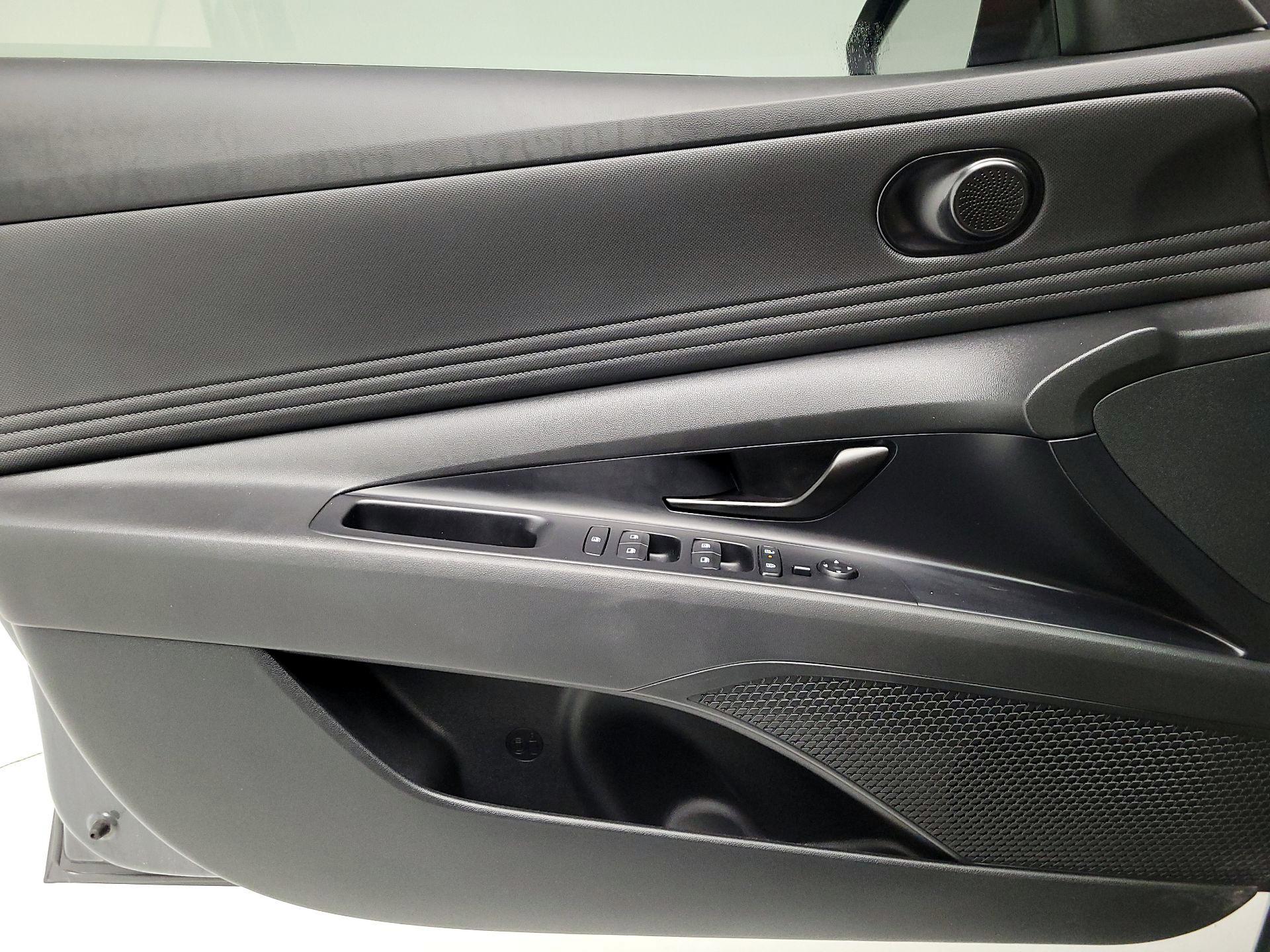 Thumbnail: 2025 Hyundai Elantra - 12