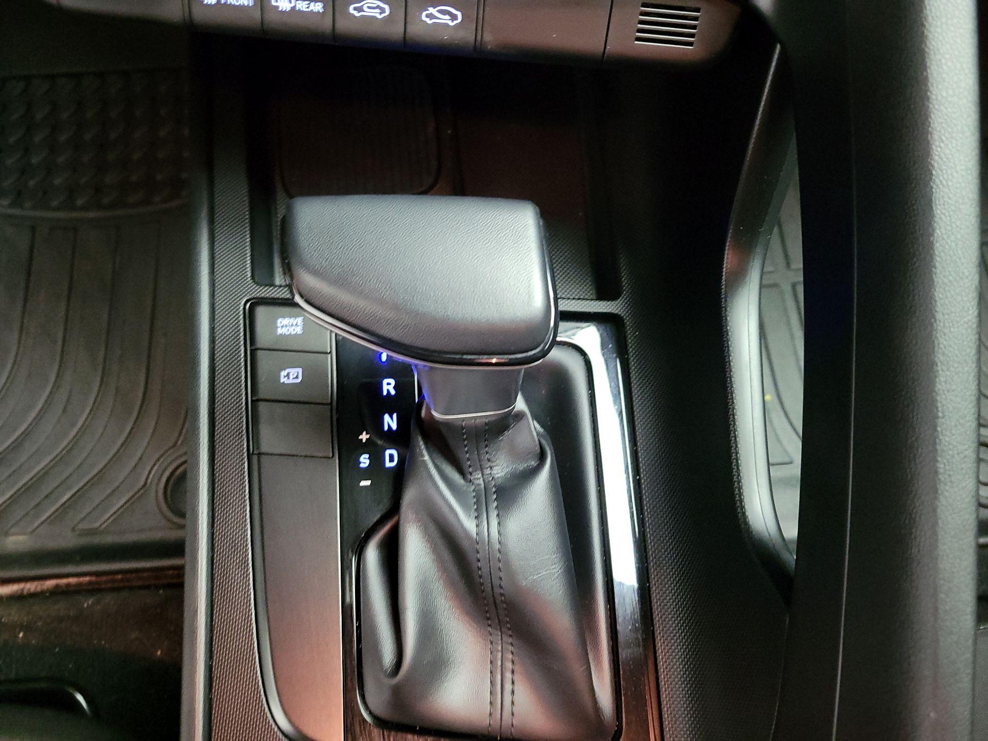 Thumbnail: 2025 Hyundai Elantra - 15