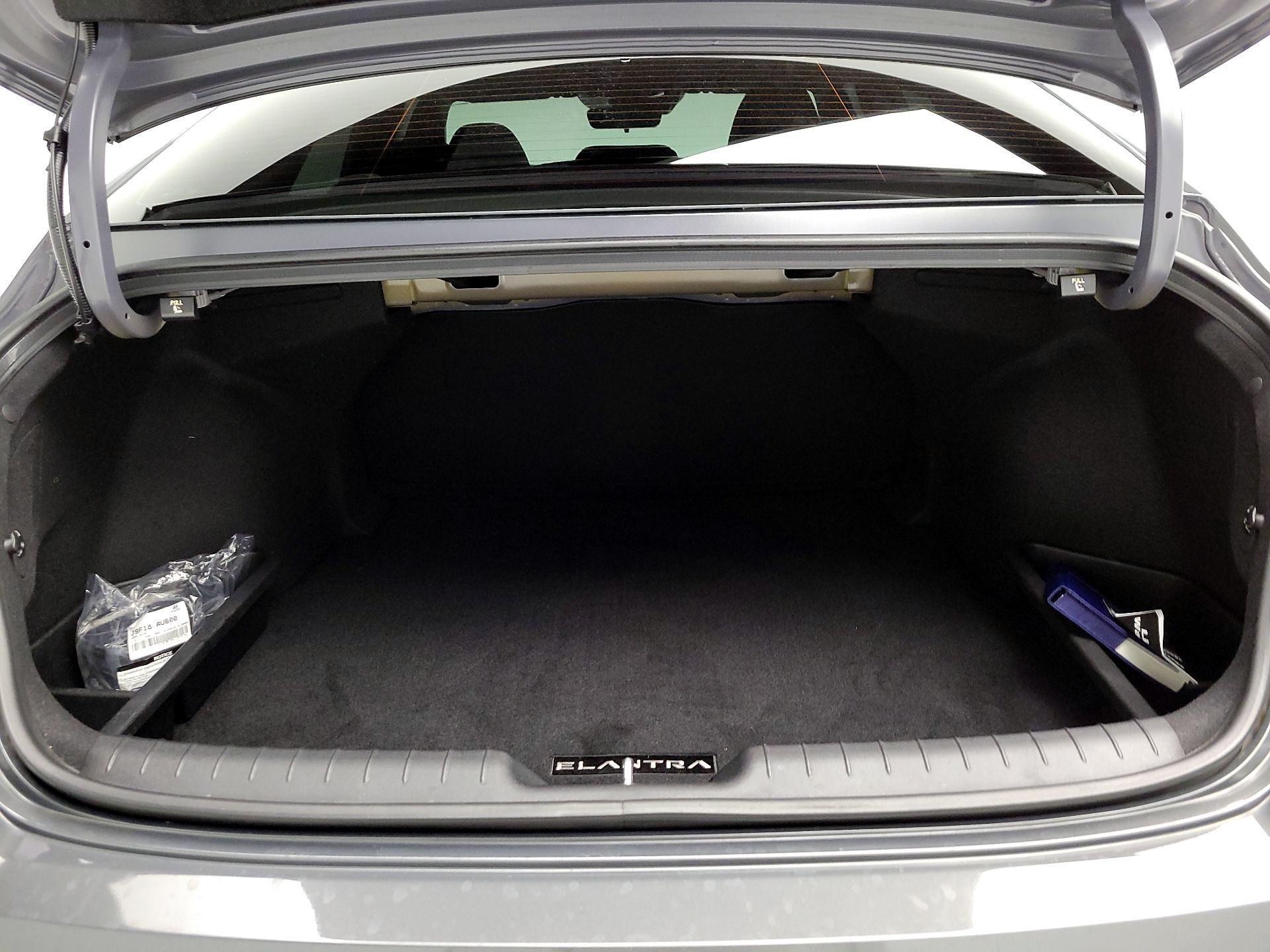 Thumbnail: 2025 Hyundai Elantra - 16