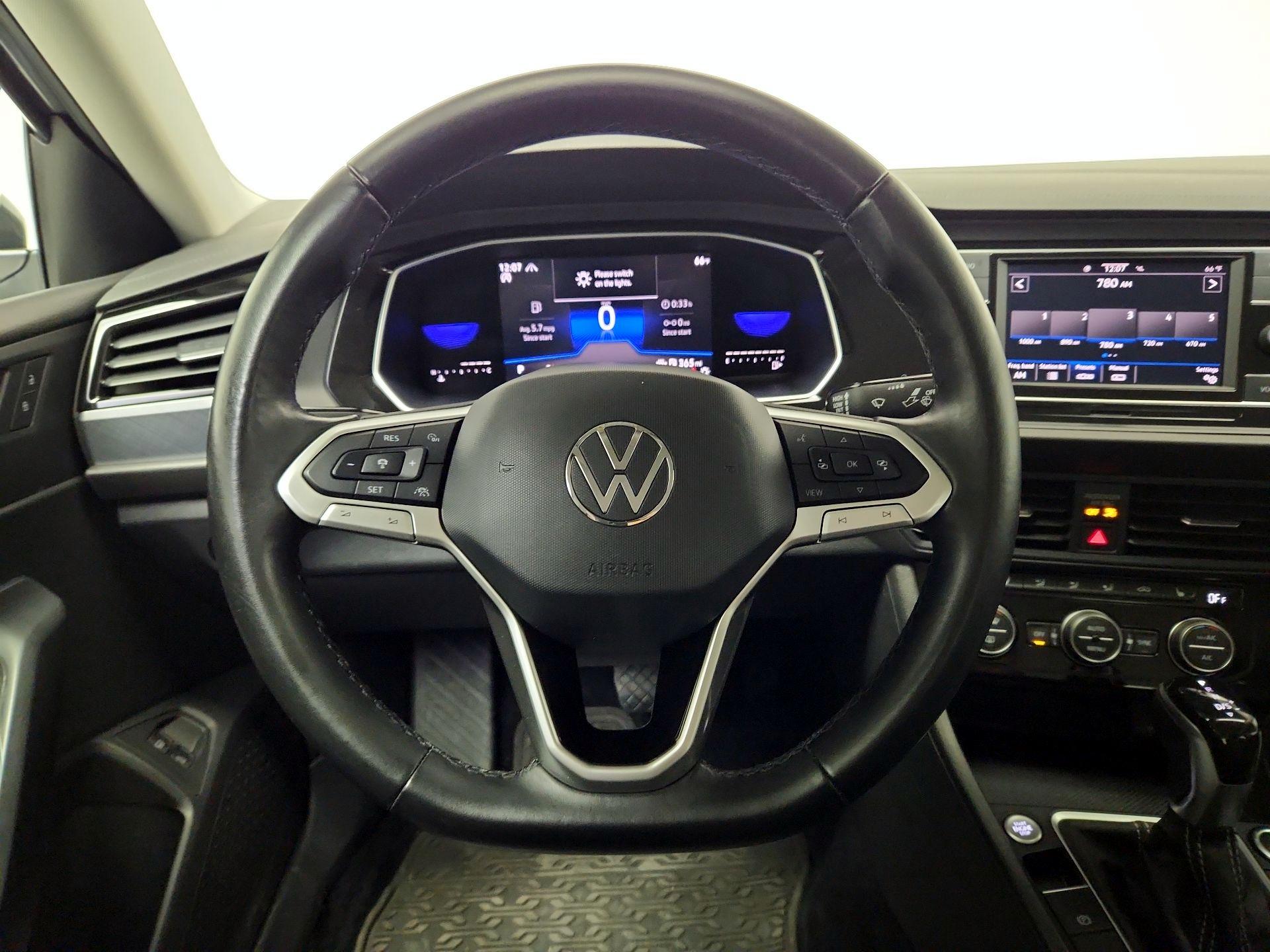 Thumbnail: 2022 Volkswagen Jetta - 10