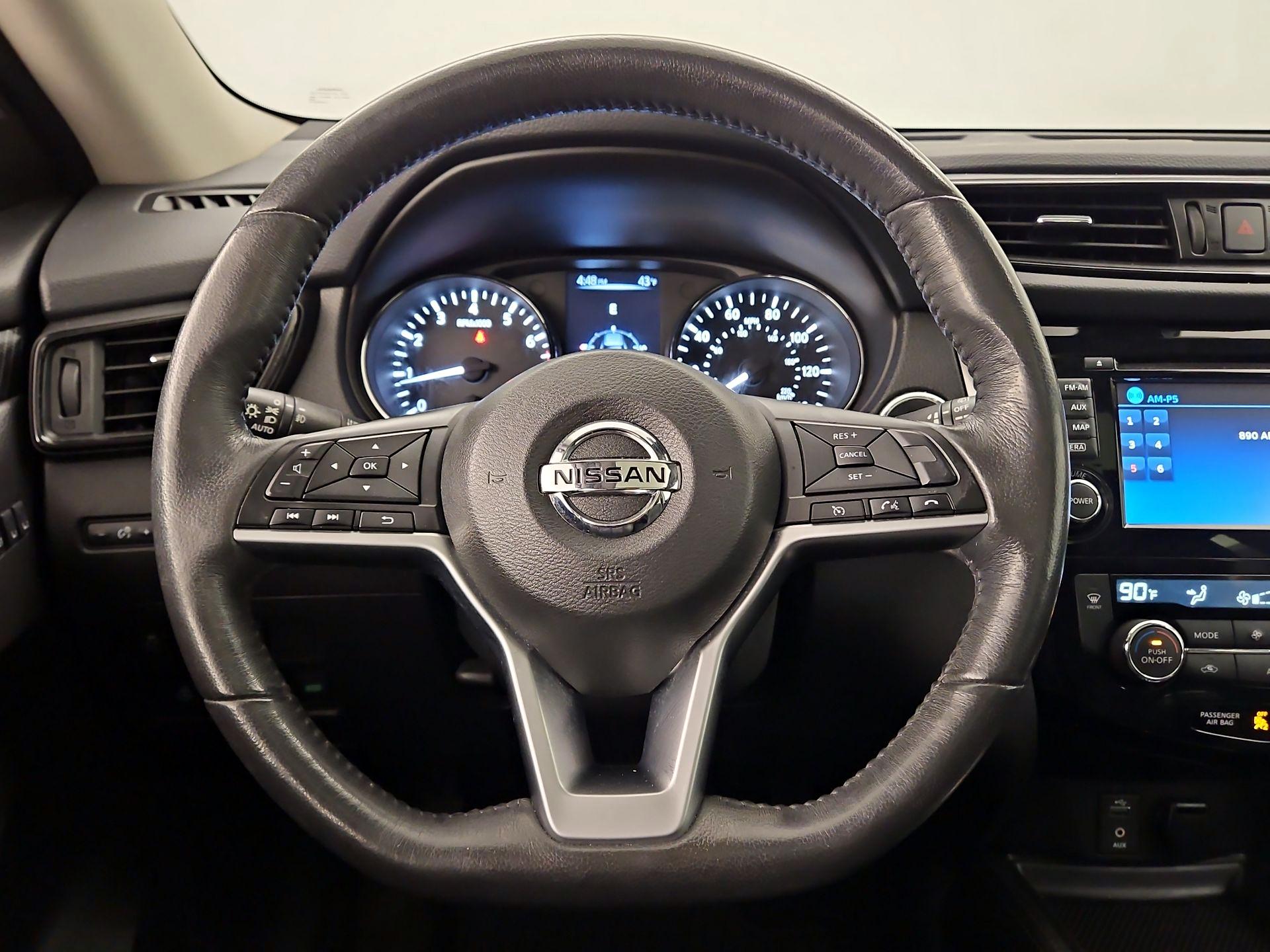 Thumbnail: 2017 Nissan Rogue - 10