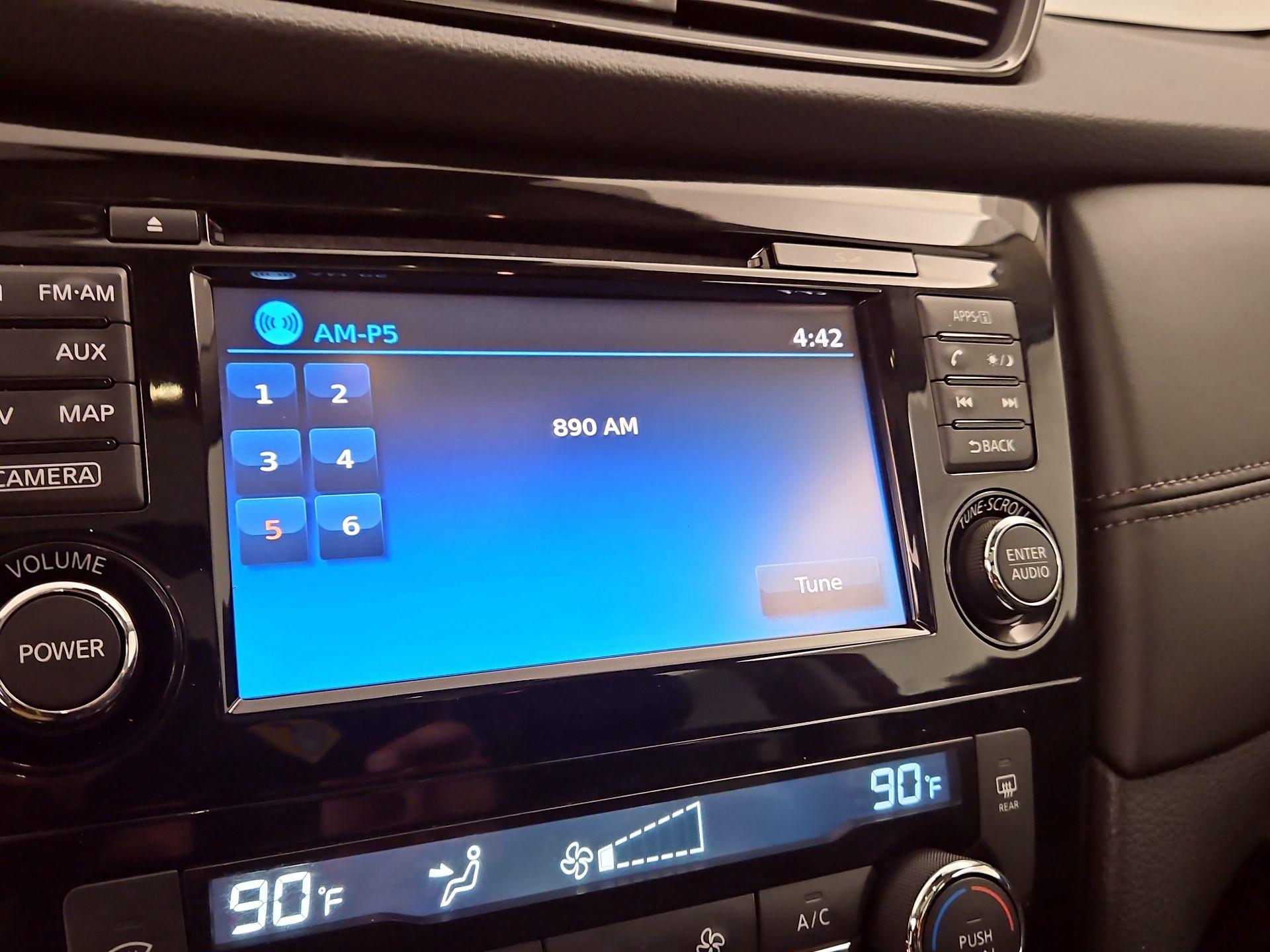 Thumbnail: 2017 Nissan Rogue - 16