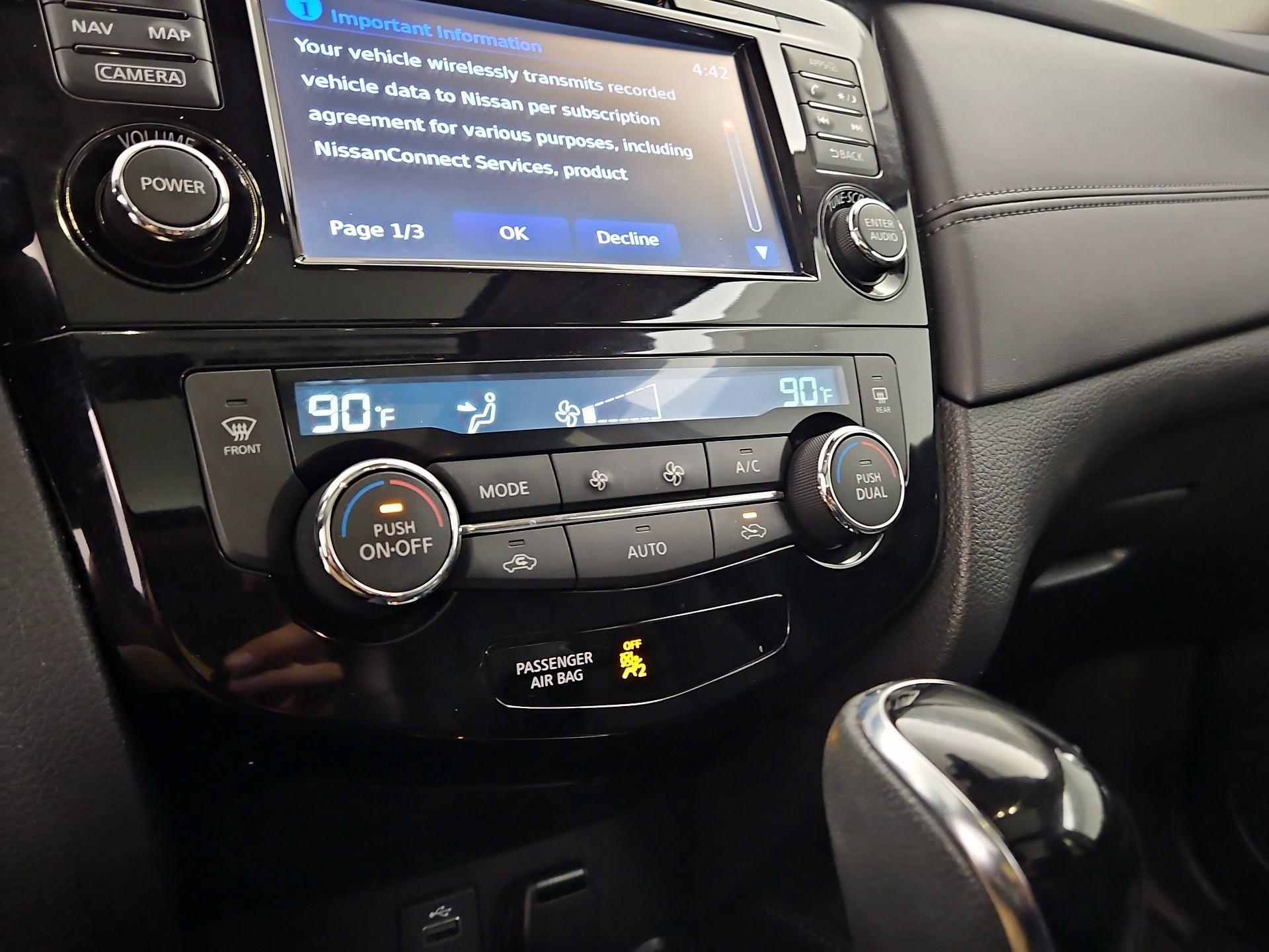 Thumbnail: 2017 Nissan Rogue - 17