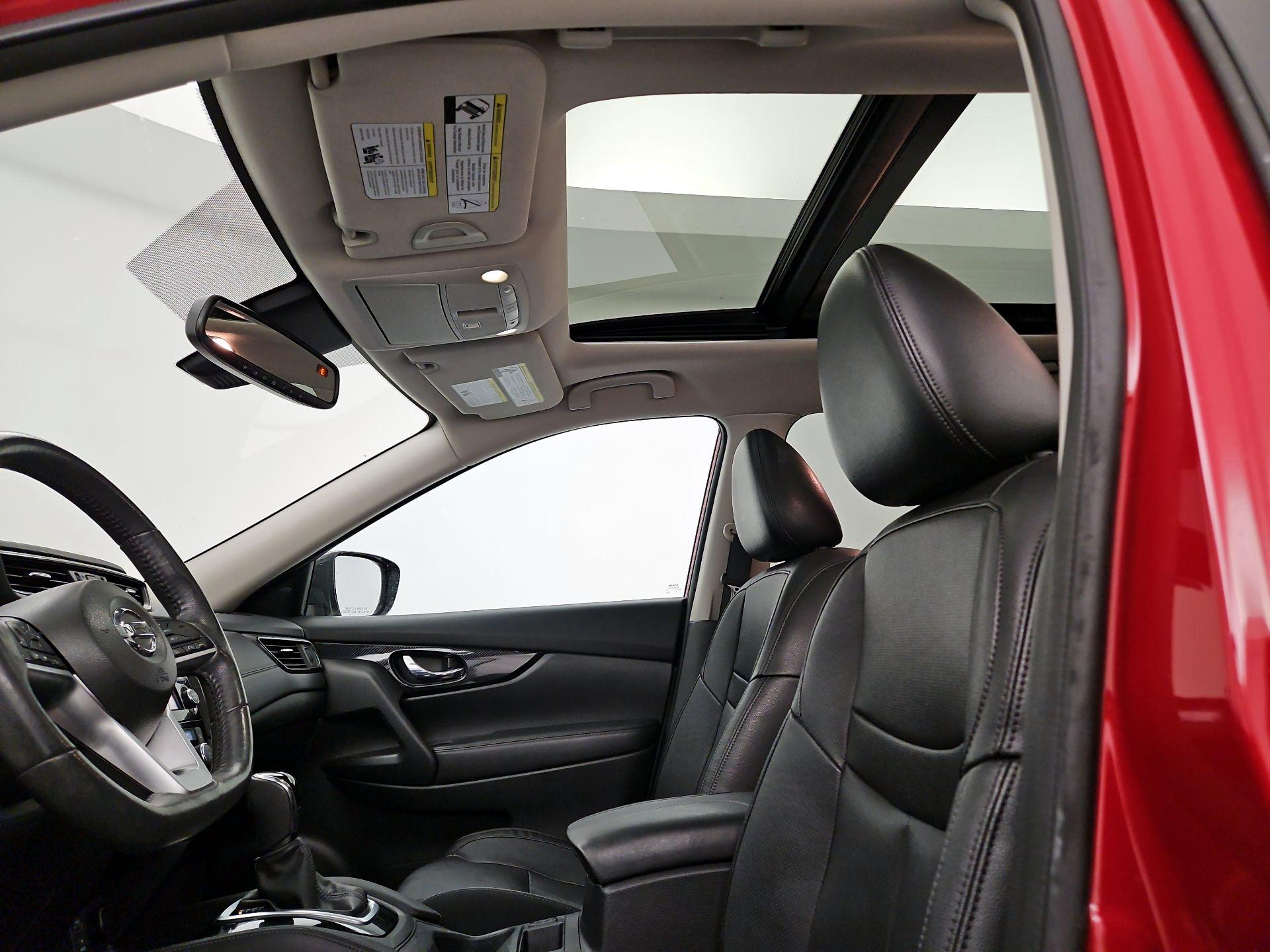 Thumbnail: 2017 Nissan Rogue - 20