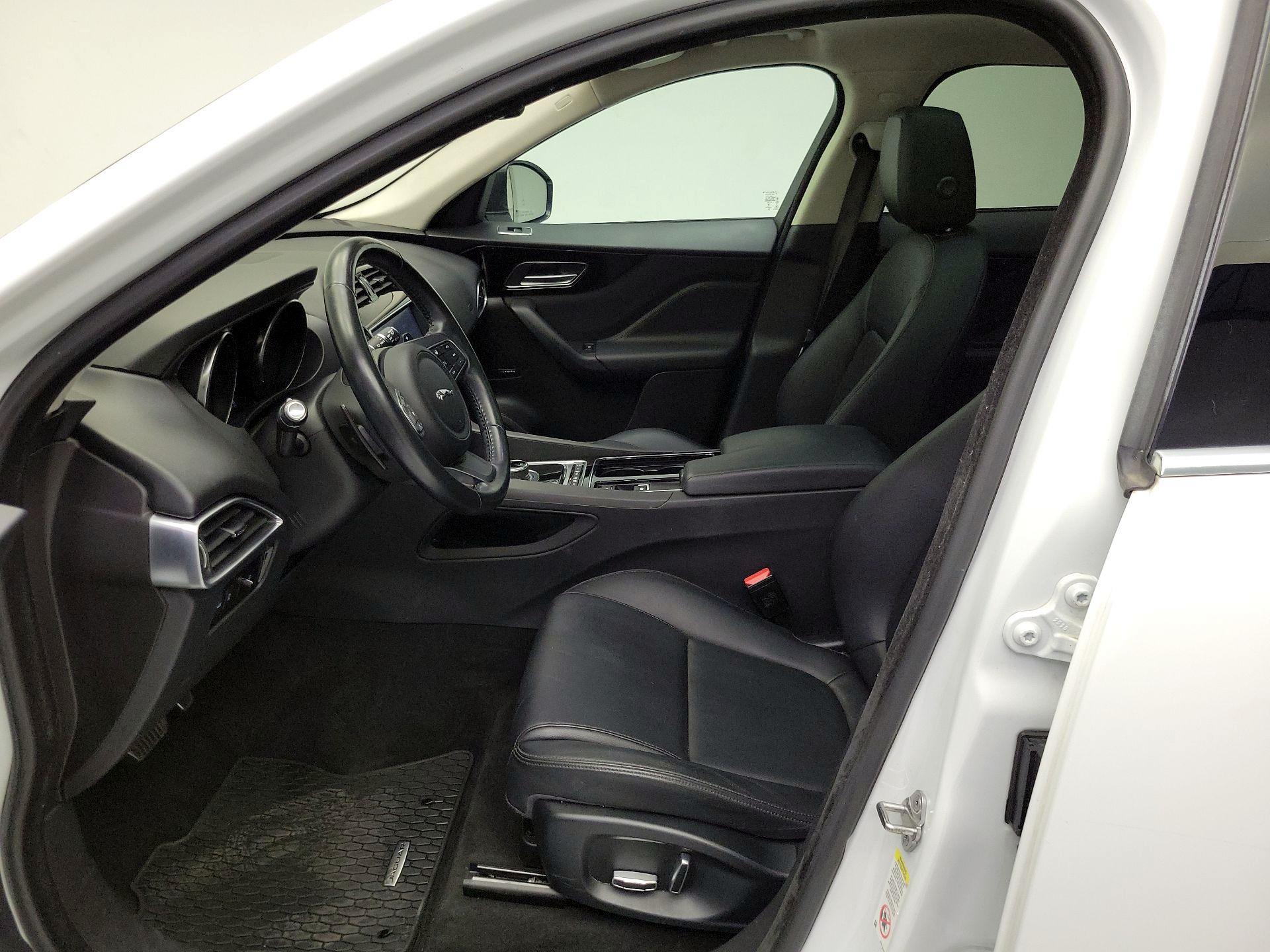 Thumbnail: 2019 Jaguar F-Pace - 11