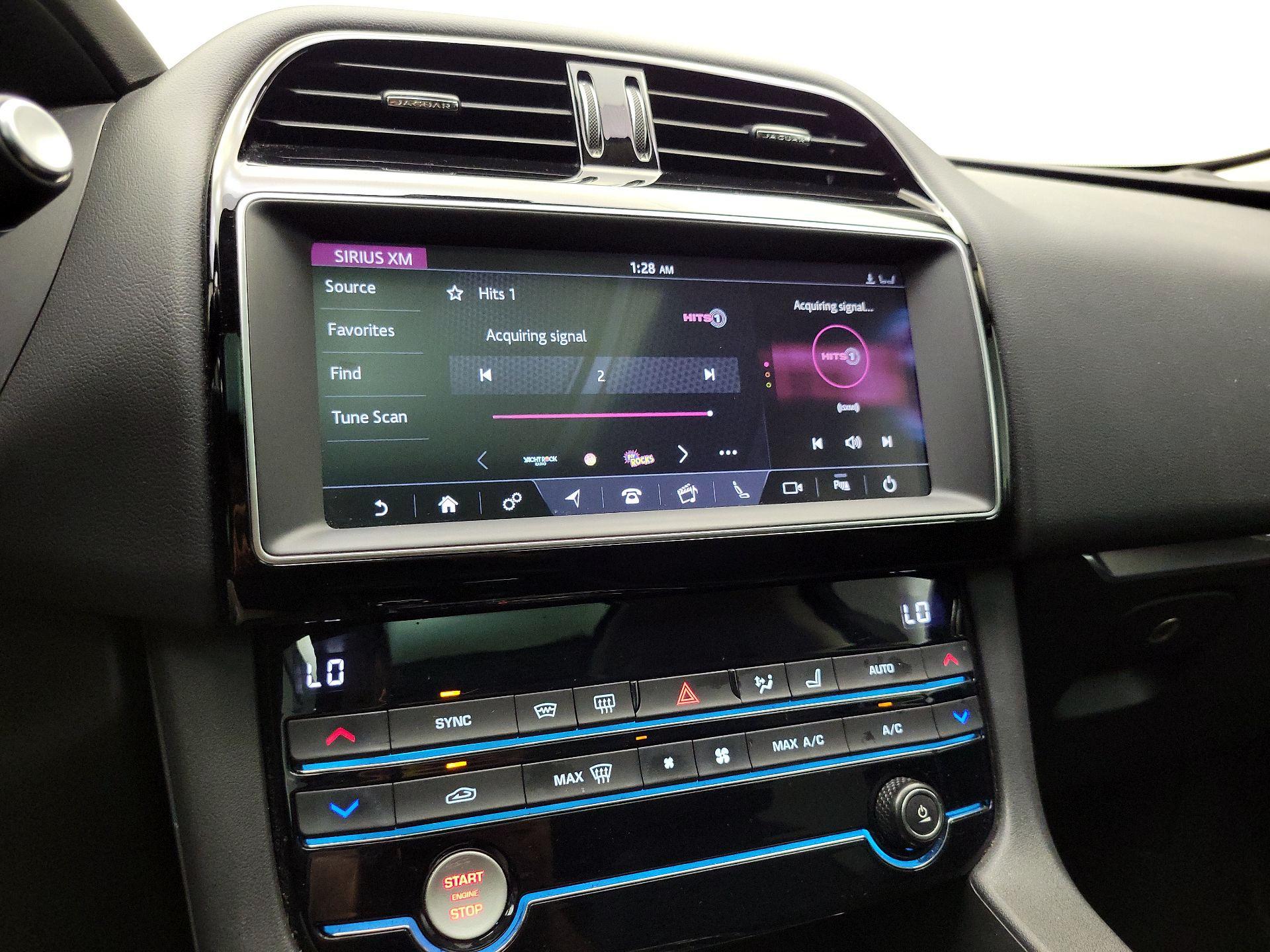 Thumbnail: 2019 Jaguar F-Pace - 16