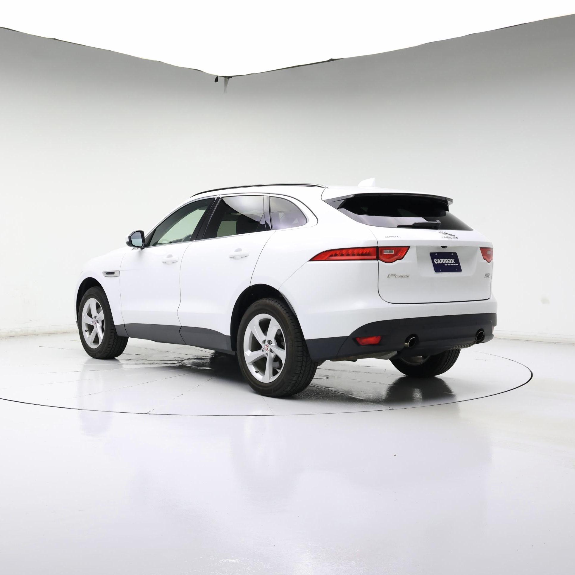 Thumbnail: 2019 Jaguar F-Pace - 2