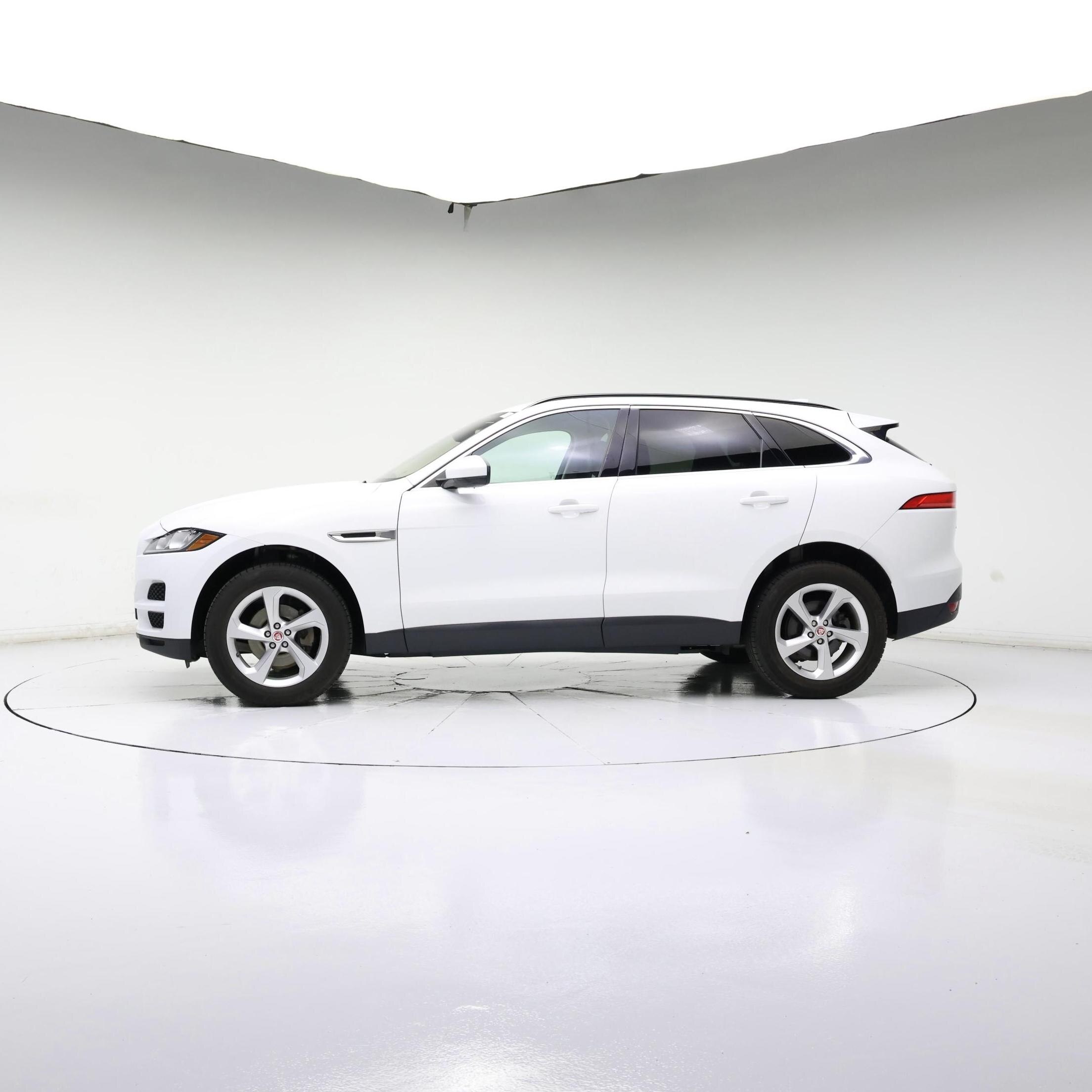 Thumbnail: 2019 Jaguar F-Pace - 3