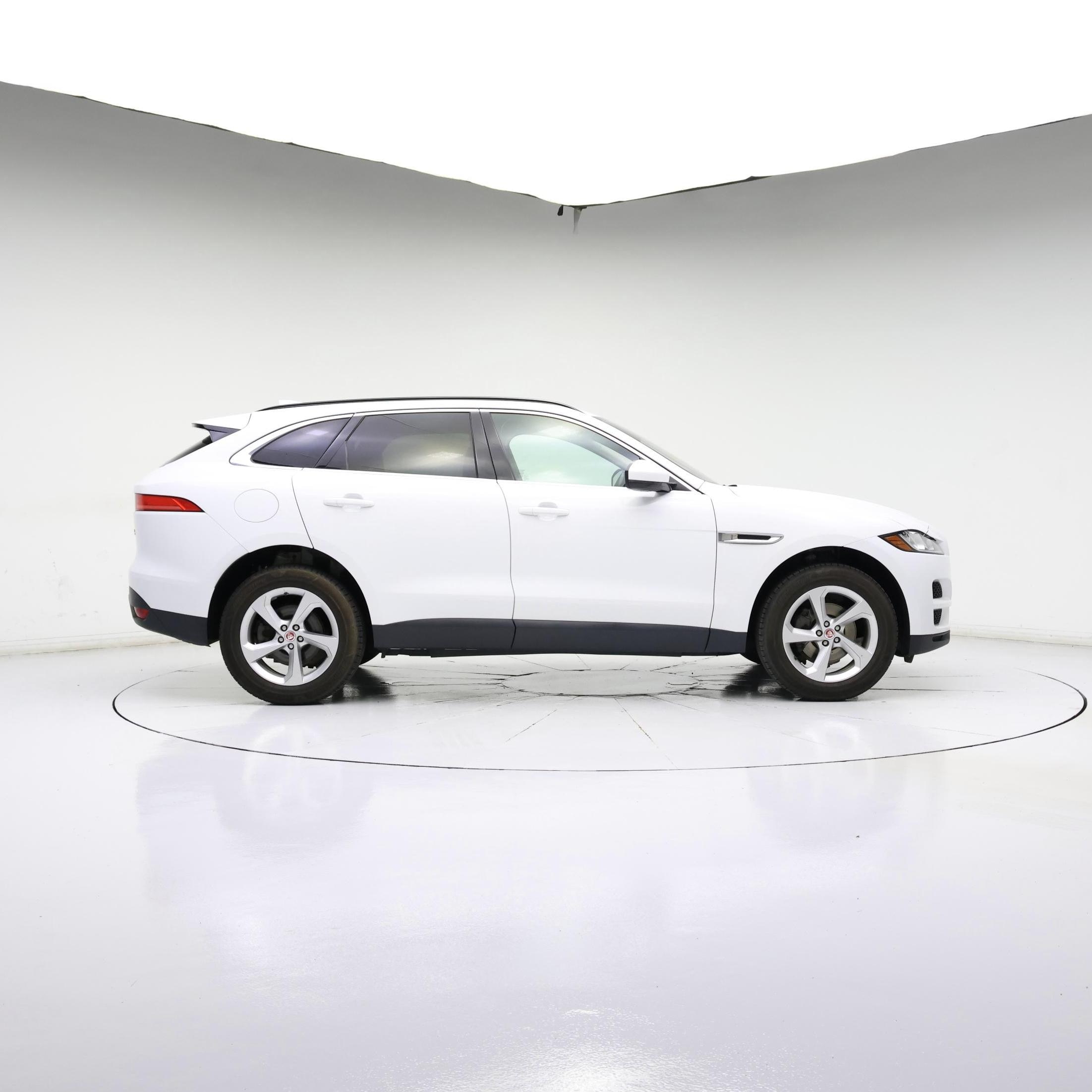 Thumbnail: 2019 Jaguar F-Pace - 7