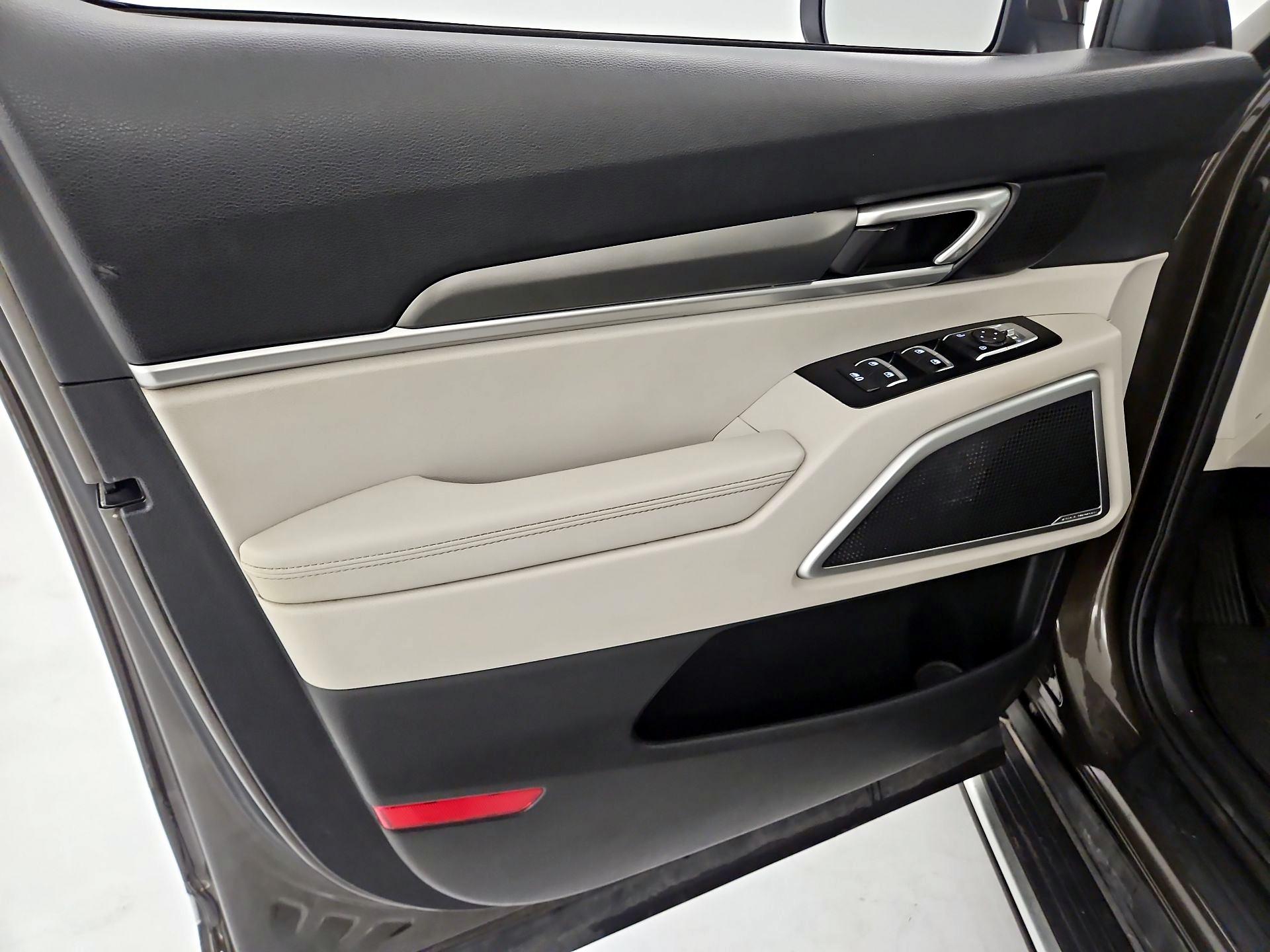 Thumbnail: 2022 Kia Telluride - 12