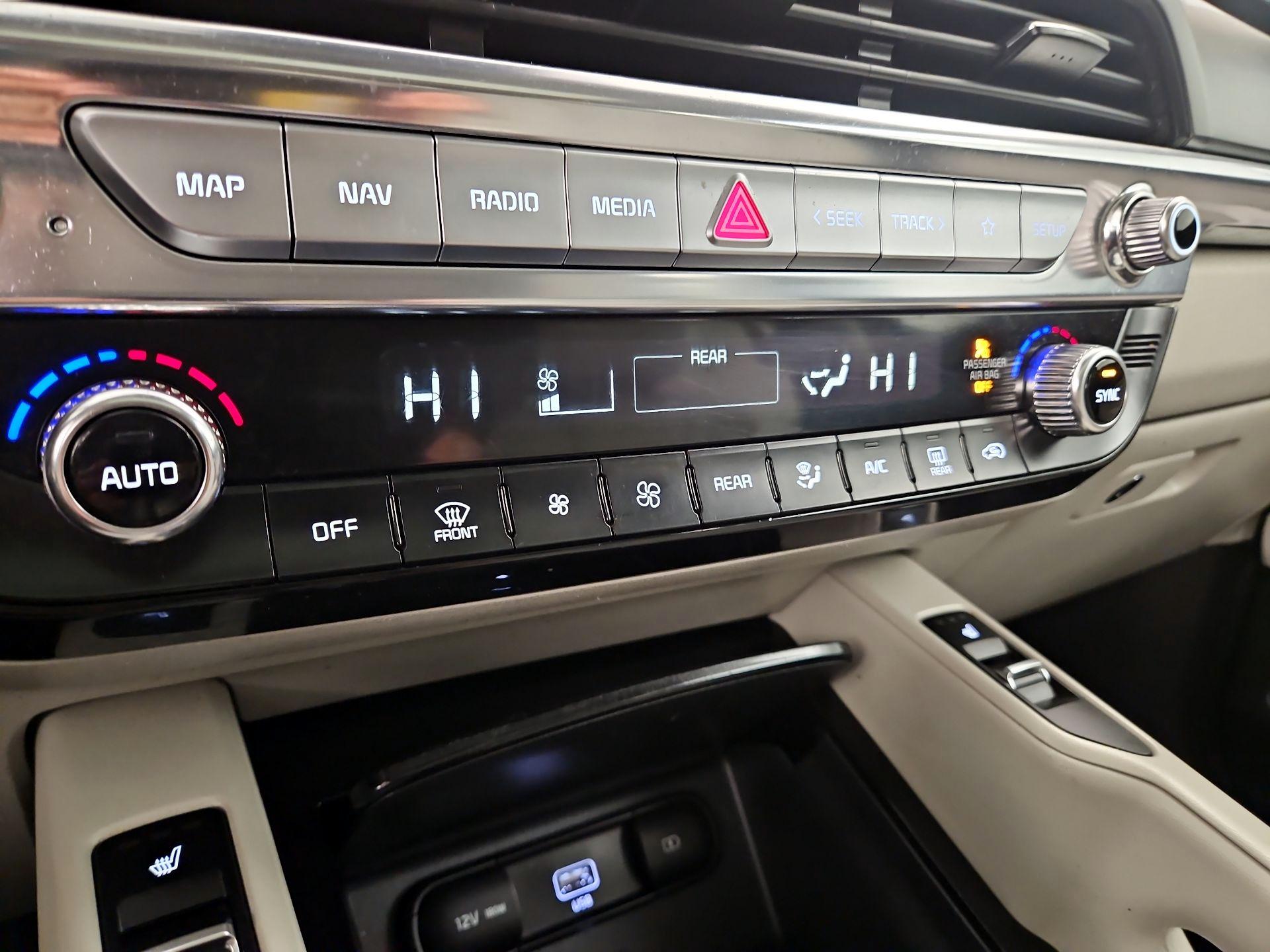 Thumbnail: 2022 Kia Telluride - 17