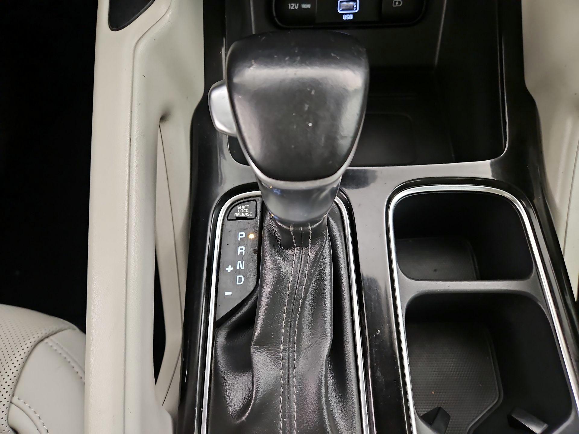 Thumbnail: 2022 Kia Telluride - 18