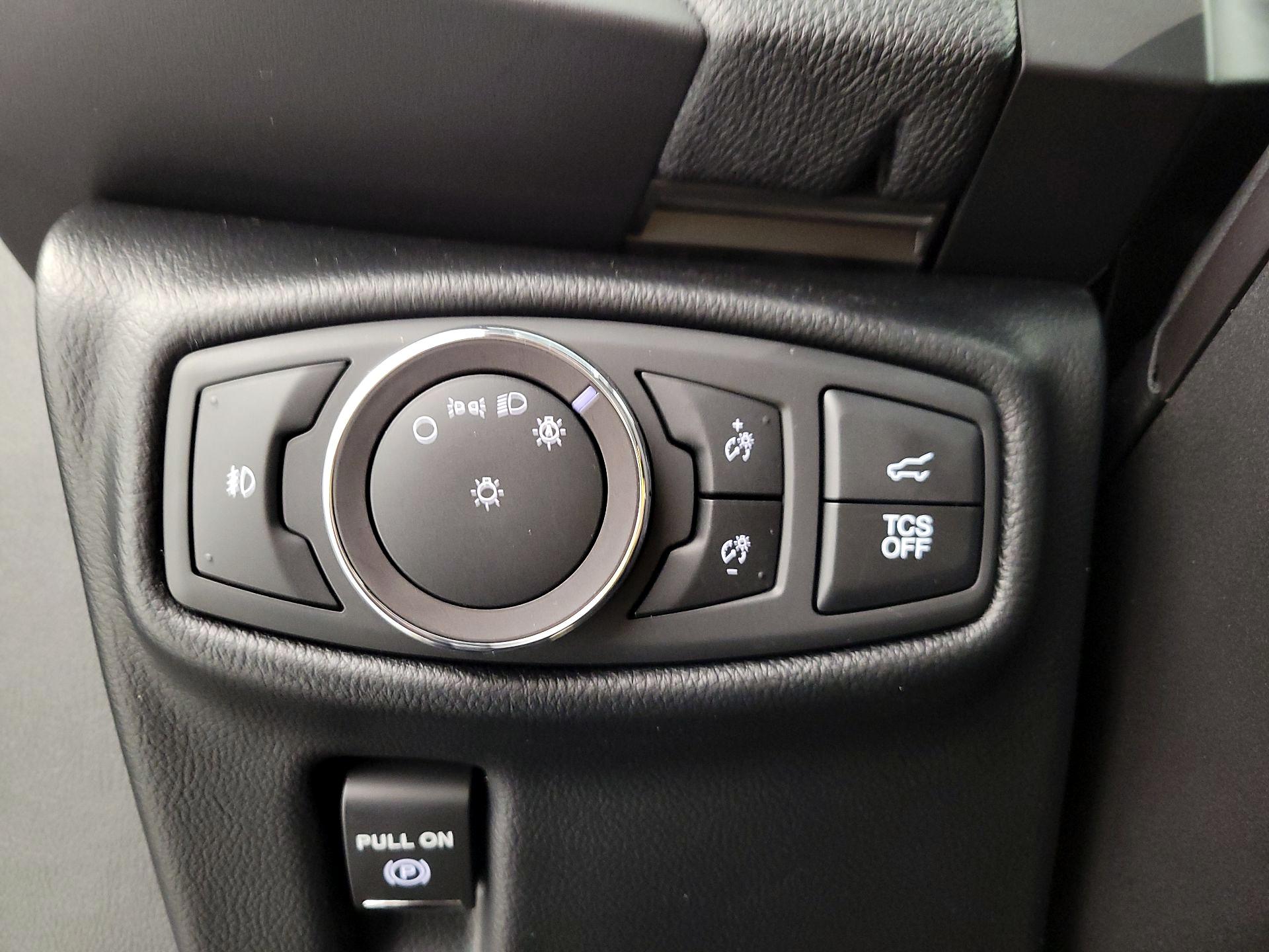 Thumbnail: 2020 Lincoln Nautilus - 13