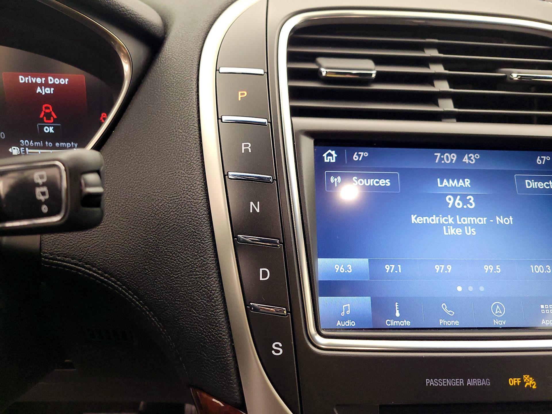 Thumbnail: 2020 Lincoln Nautilus - 18