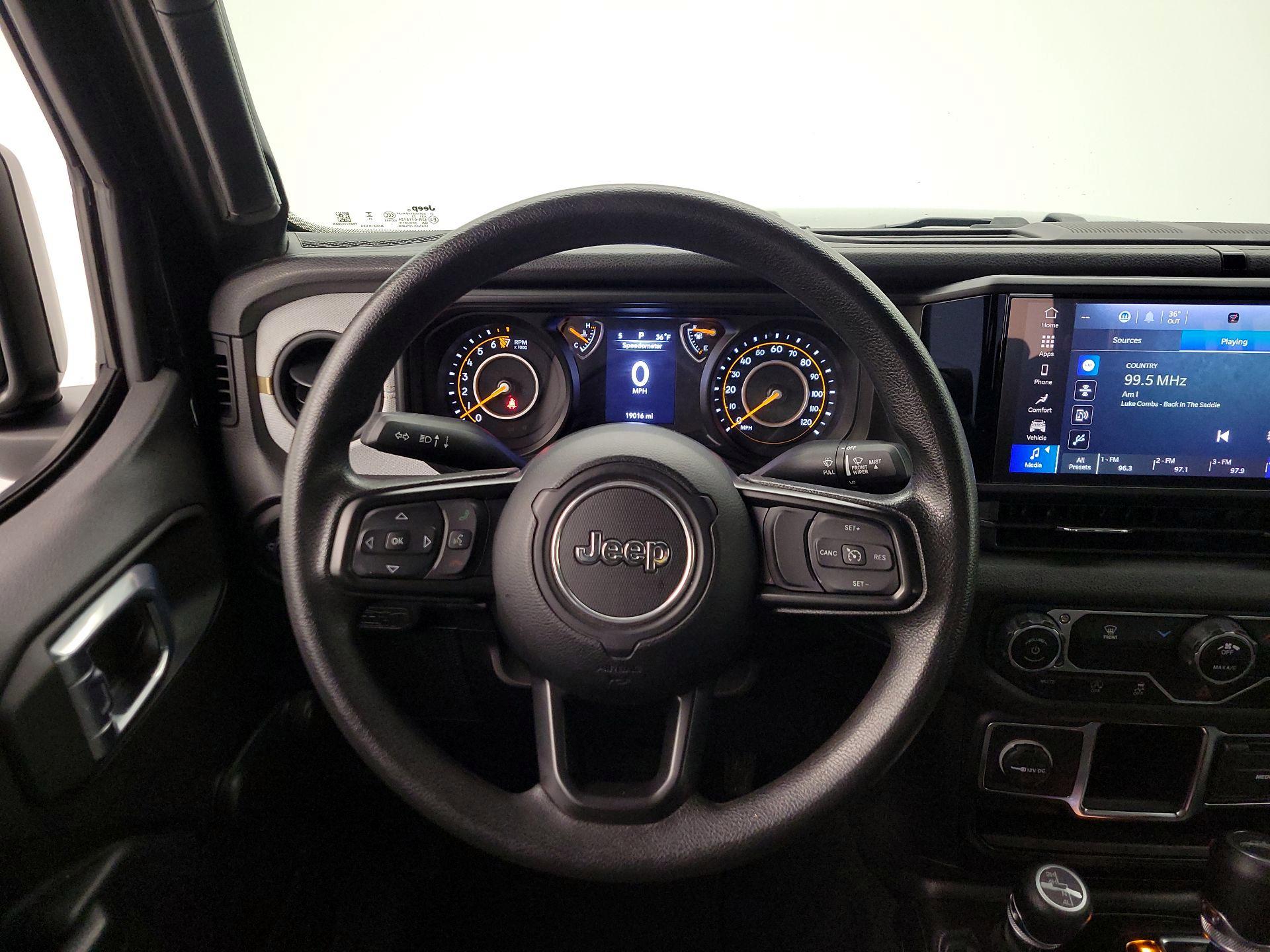 Thumbnail: 2024 Jeep Gladiator - 10