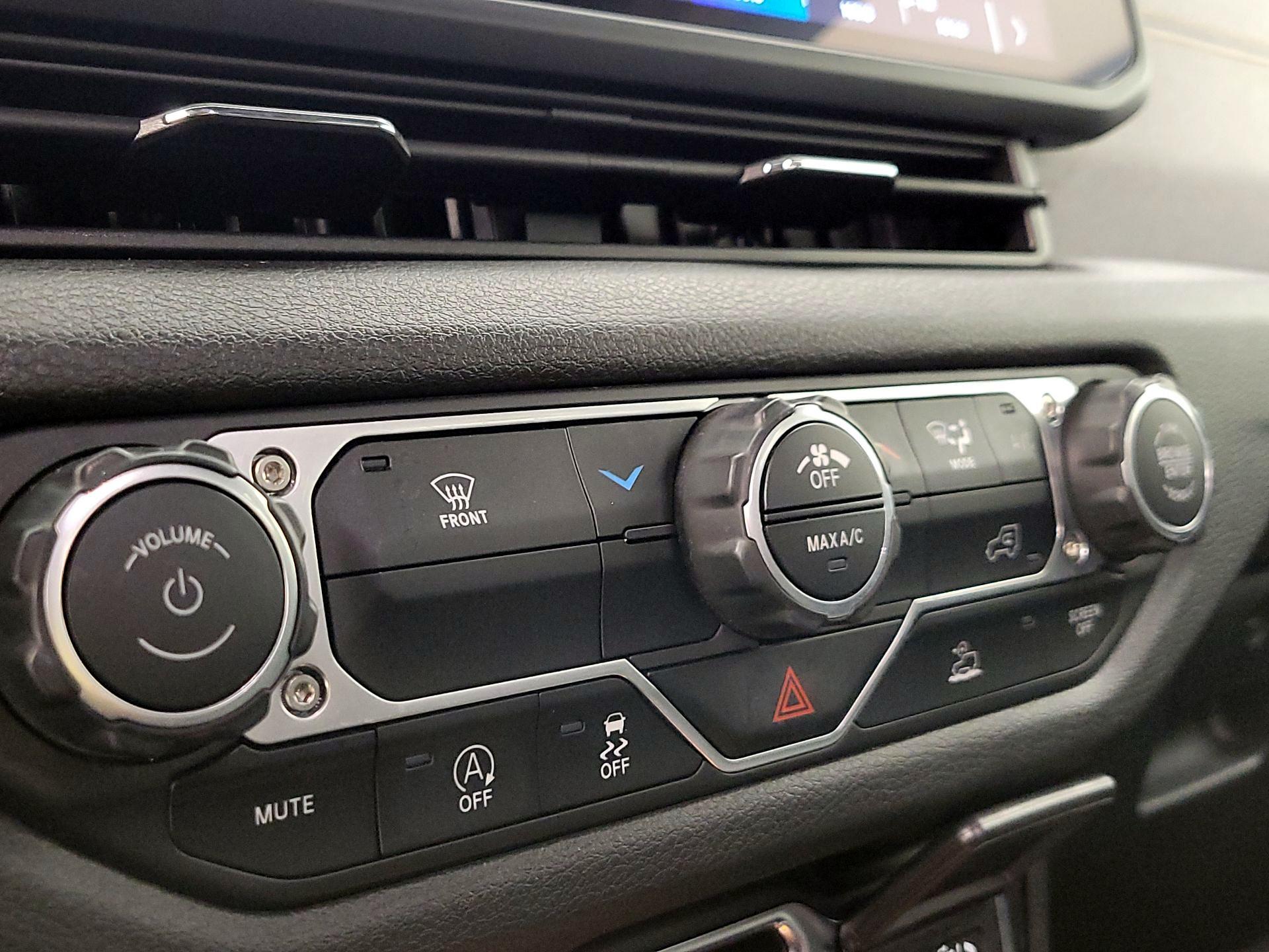 Thumbnail: 2024 Jeep Gladiator - 16