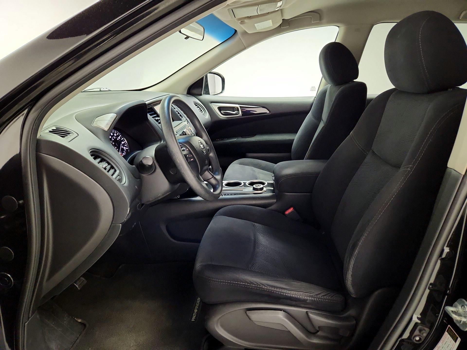 Thumbnail: 2016 Nissan Pathfinder - 11