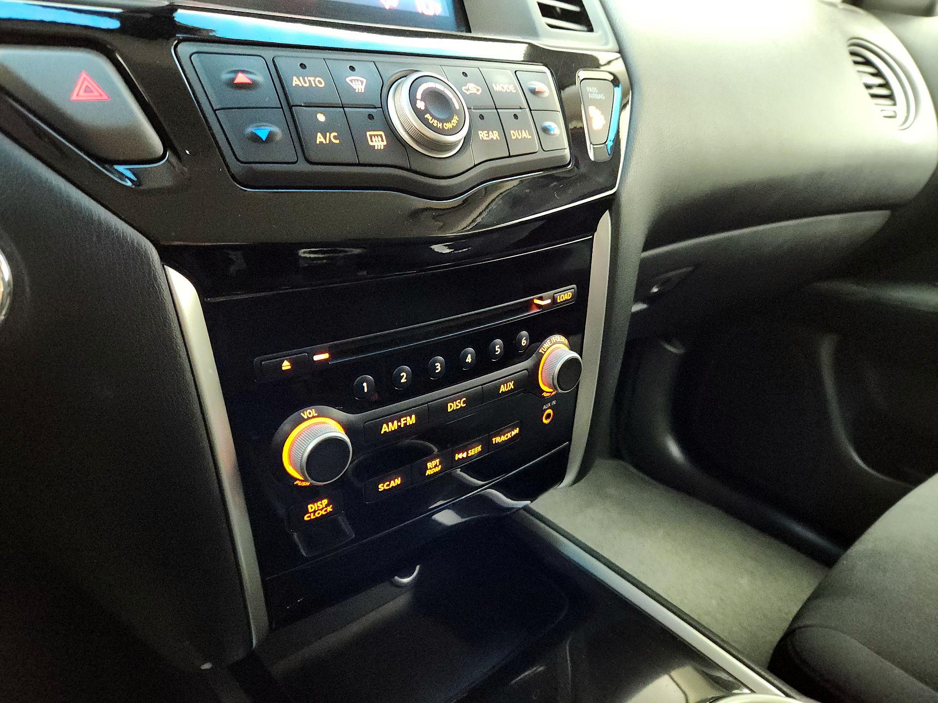 Thumbnail: 2016 Nissan Pathfinder - 14