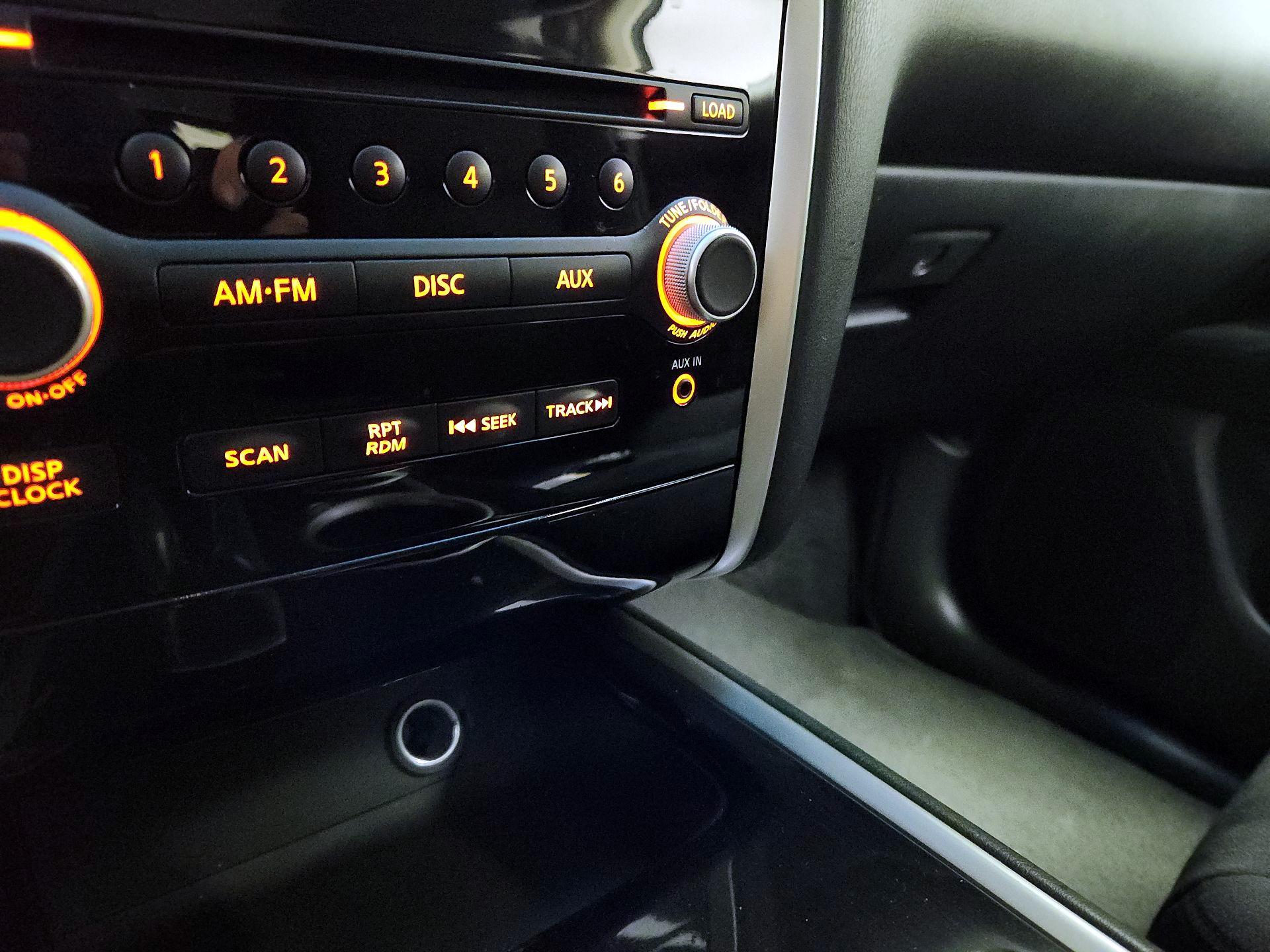 Thumbnail: 2016 Nissan Pathfinder - 17