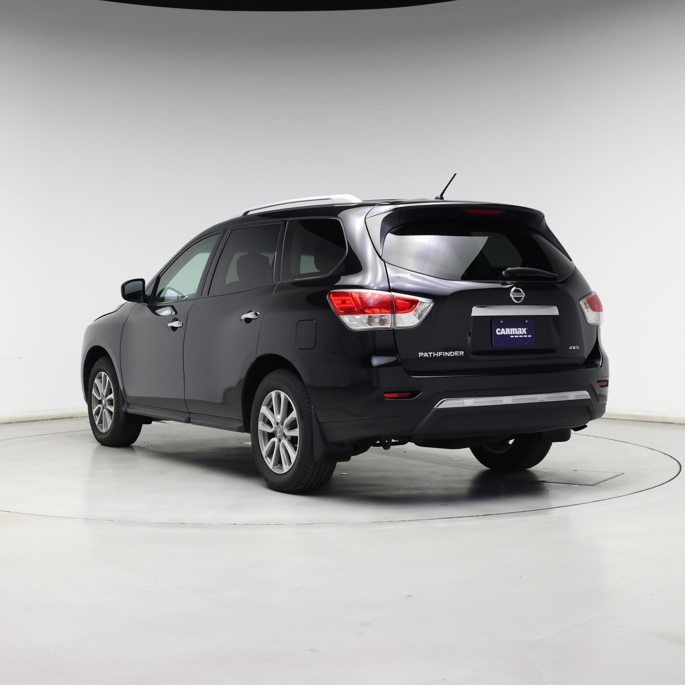 Thumbnail: 2016 Nissan Pathfinder - 2