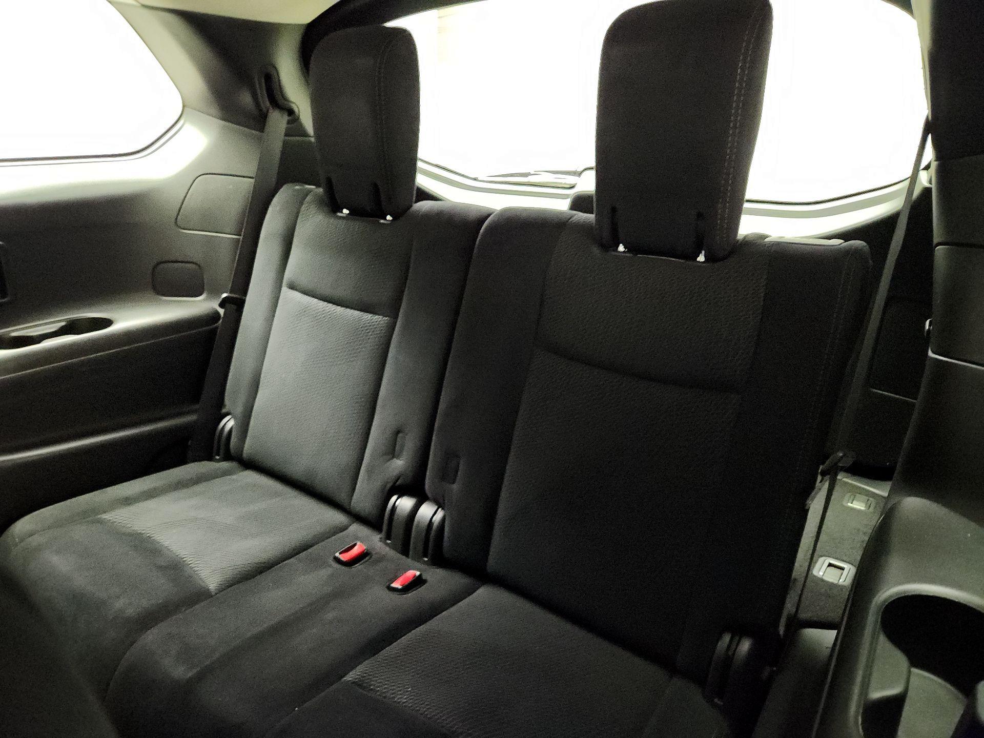 Thumbnail: 2016 Nissan Pathfinder - 19