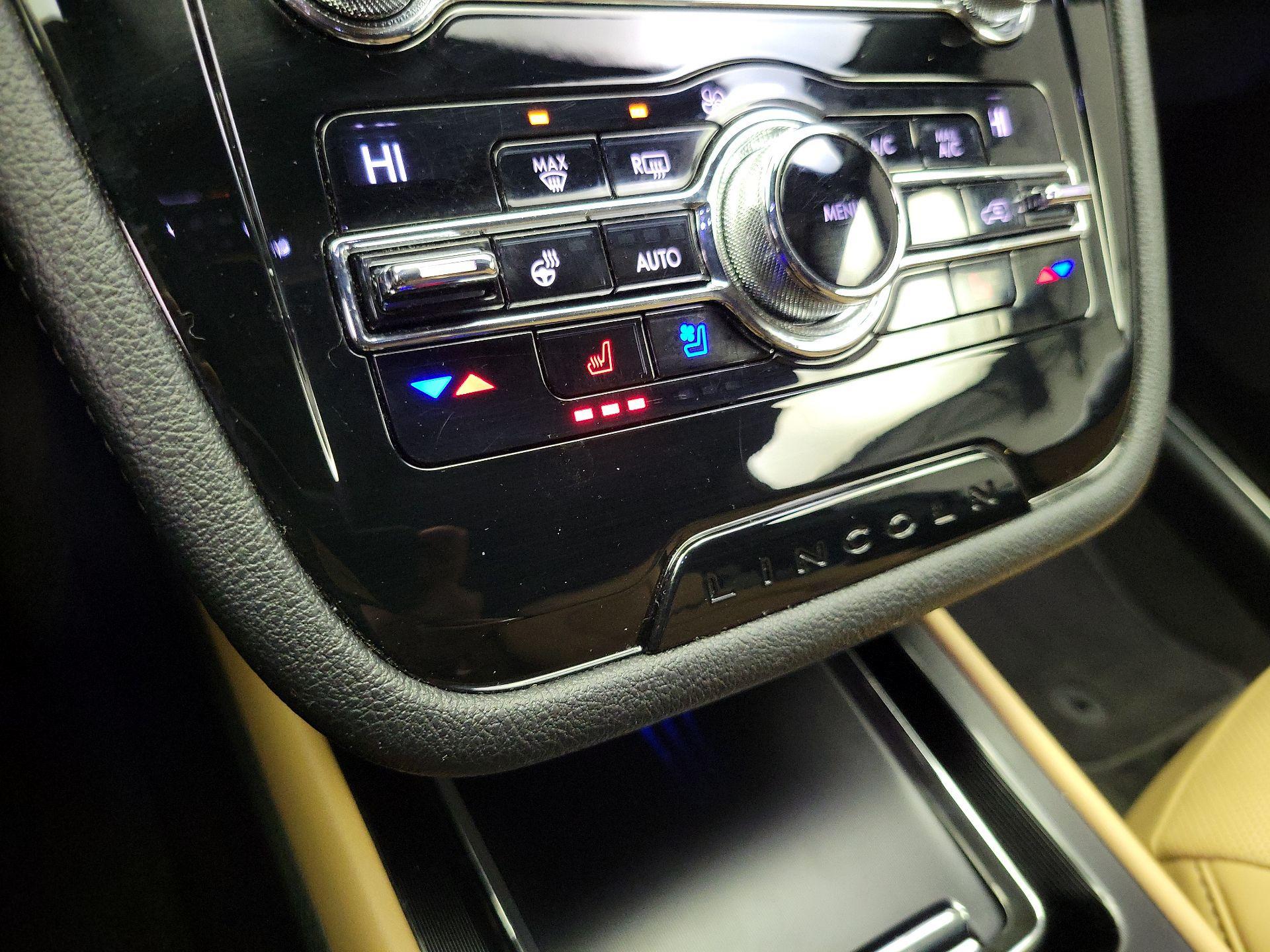 Thumbnail: 2020 Lincoln Corsair - 17