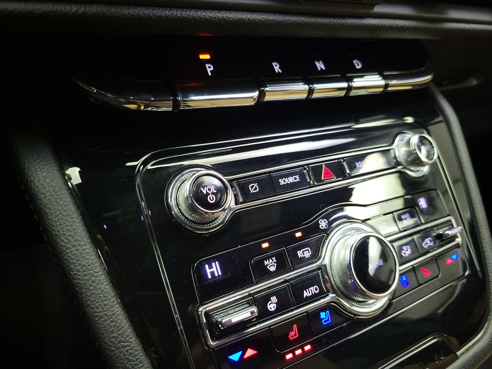 Thumbnail: 2020 Lincoln Corsair - 18