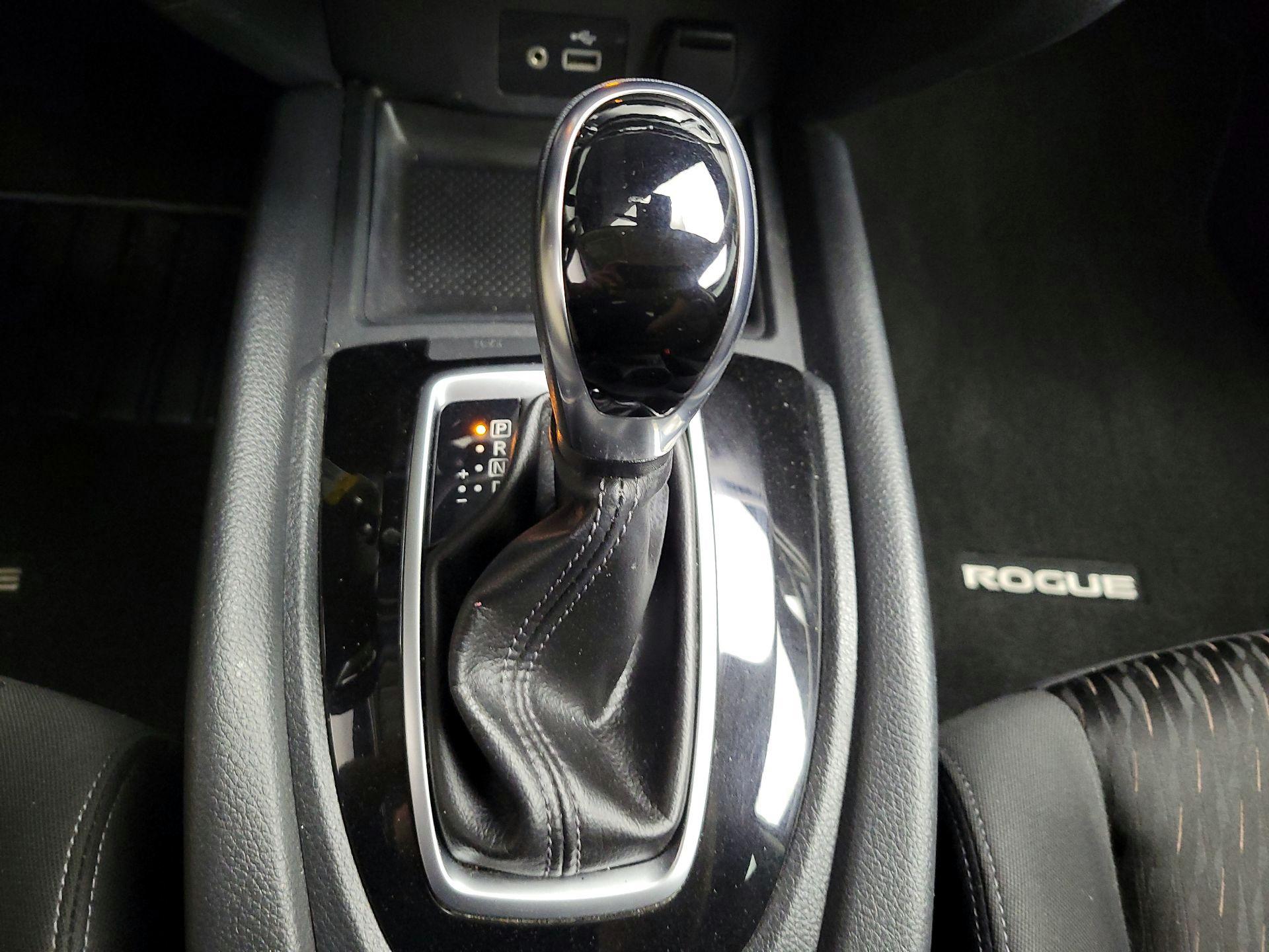 Thumbnail: 2020 Nissan Rogue - 17