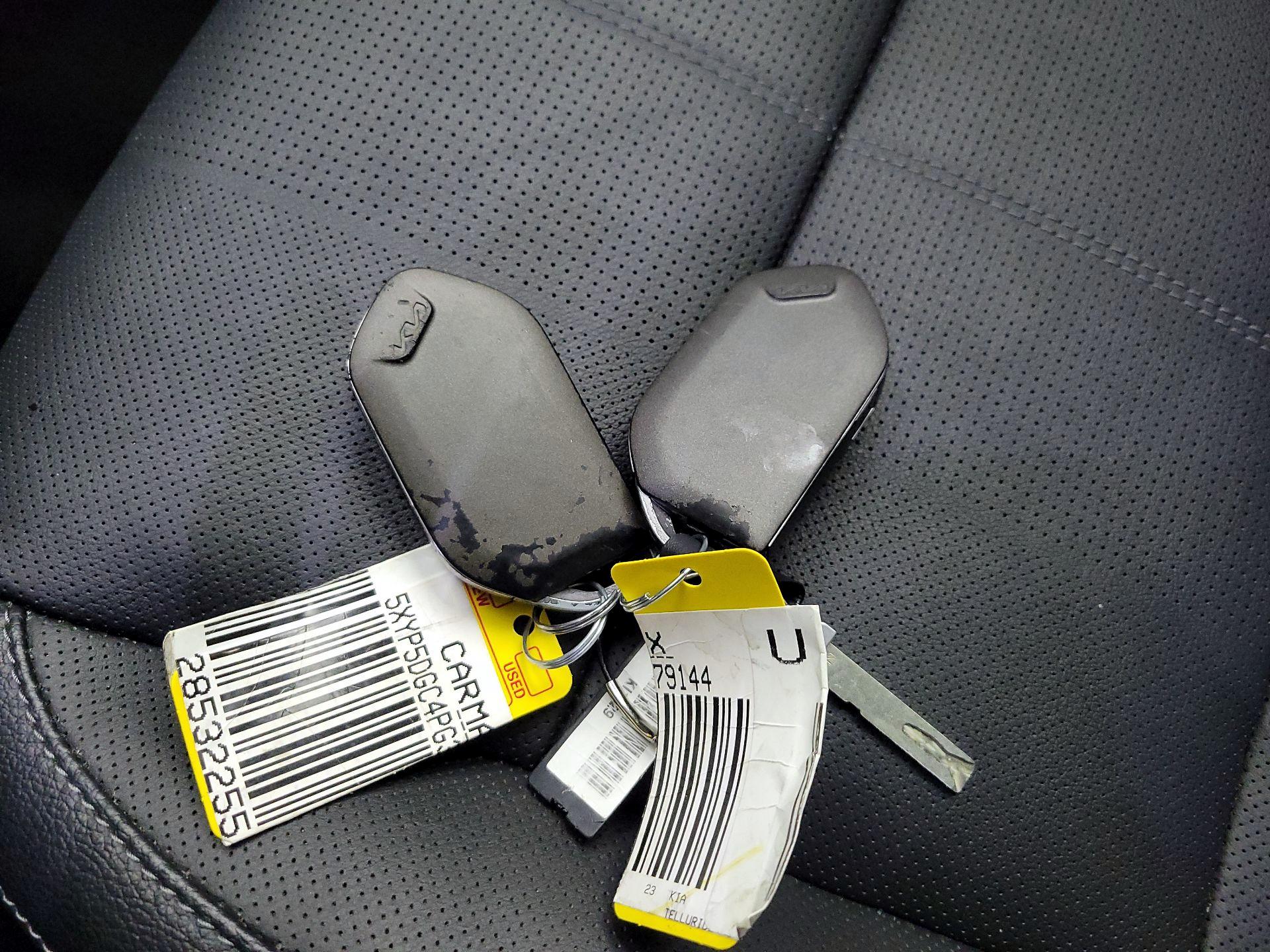 Thumbnail: 2023 Kia Telluride - 18