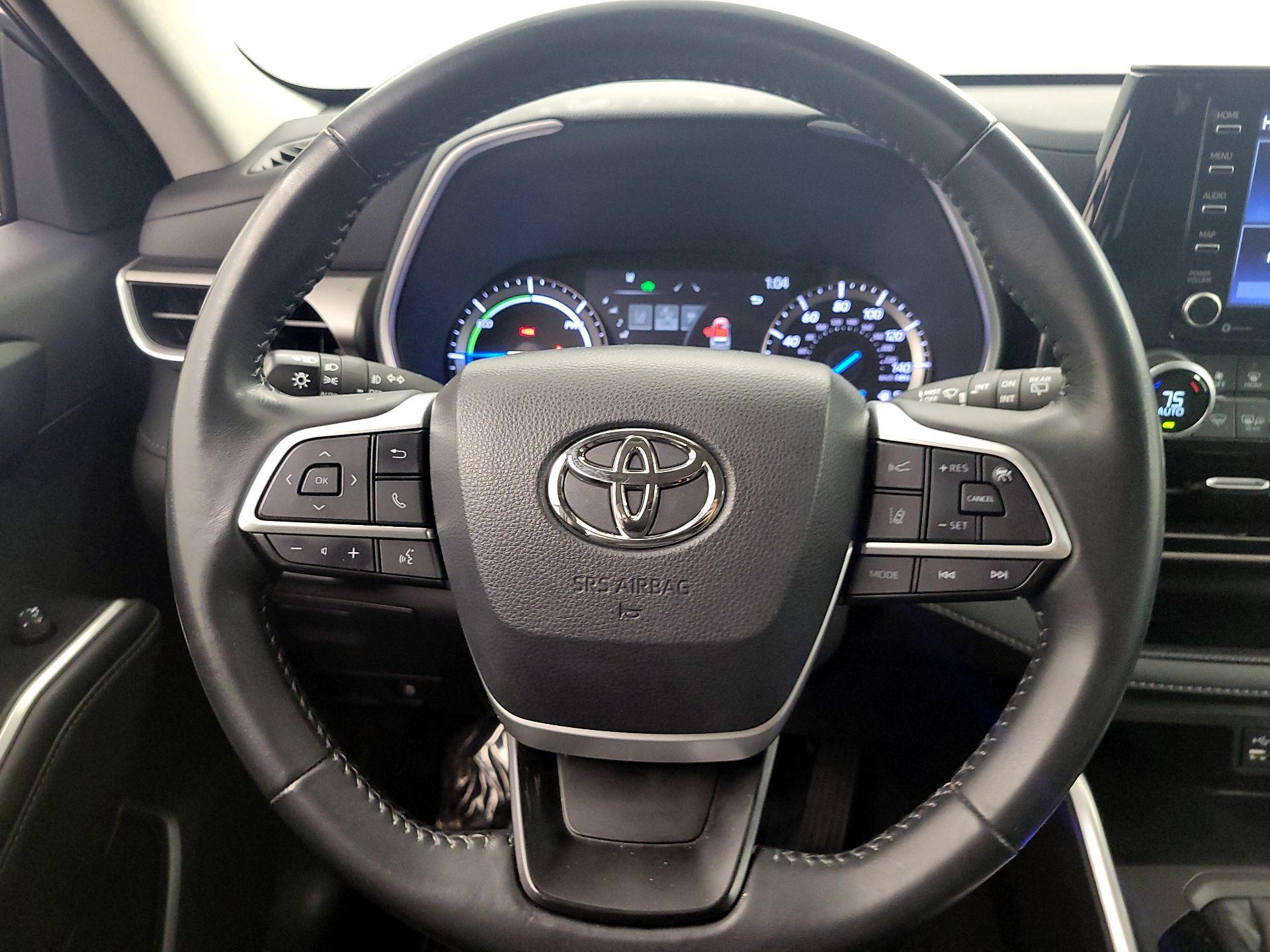 Thumbnail: 2022 Toyota Highlander - 10