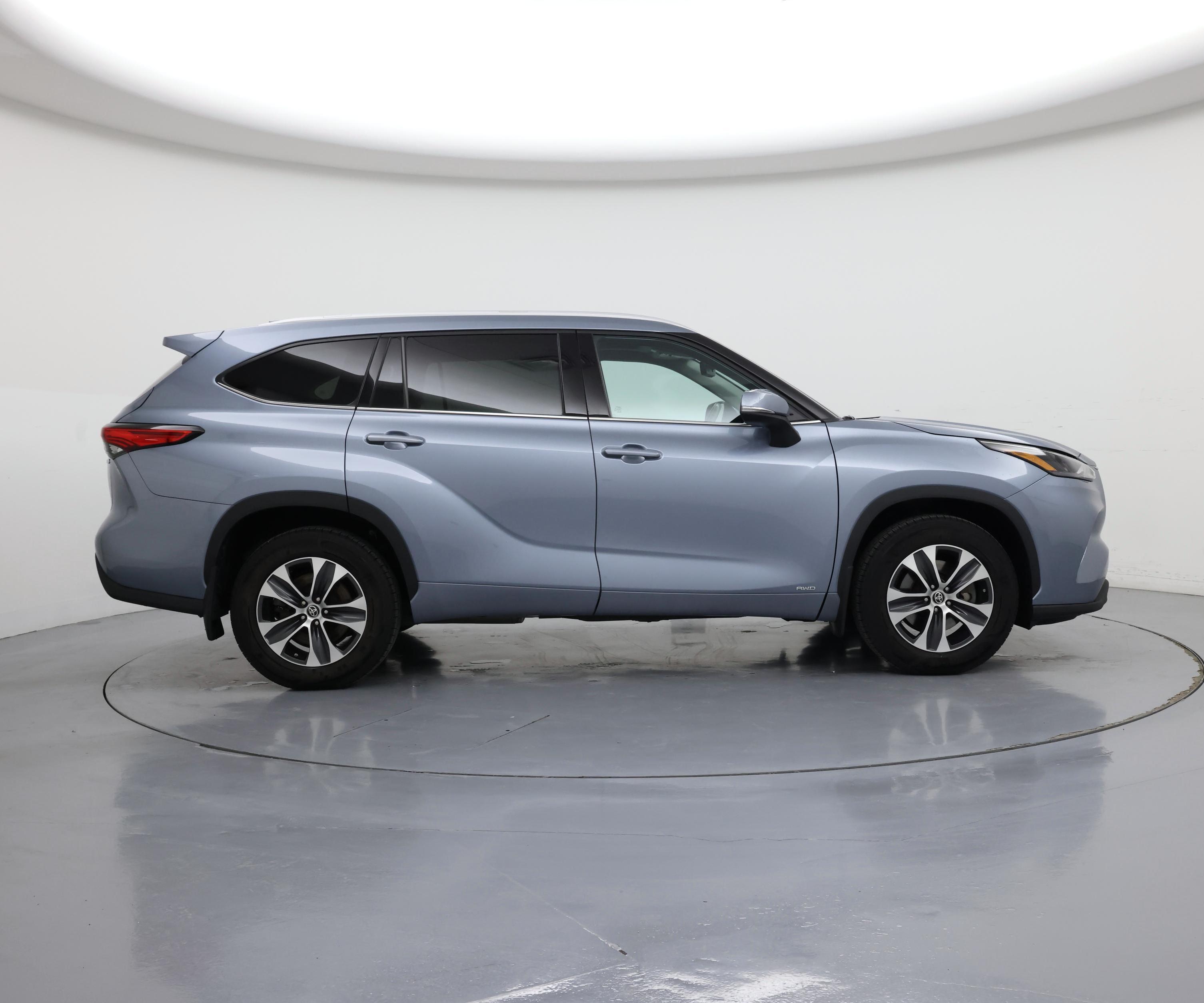 Thumbnail: 2022 Toyota Highlander - 7