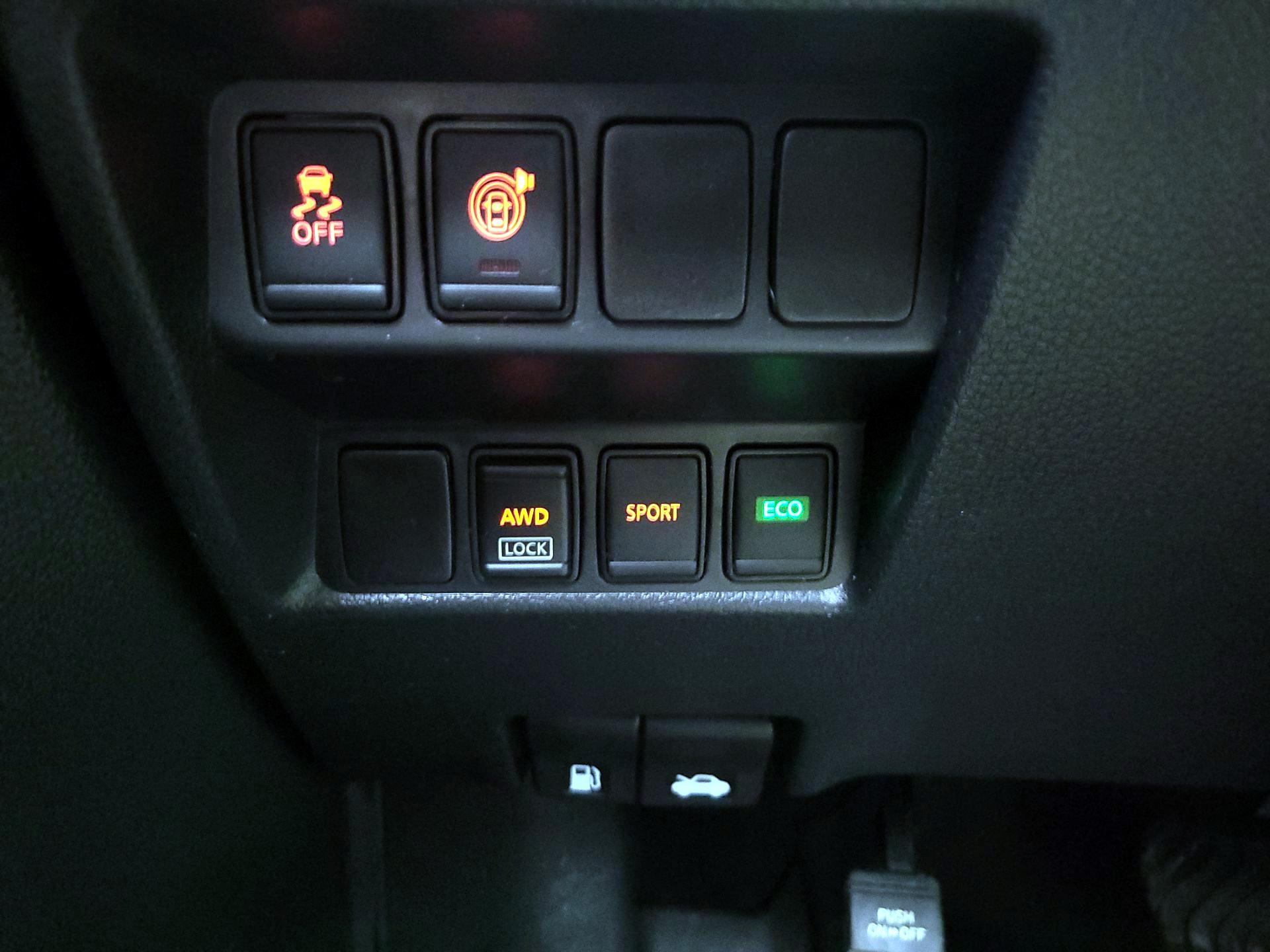 Thumbnail: 2017 Nissan Rogue - 13