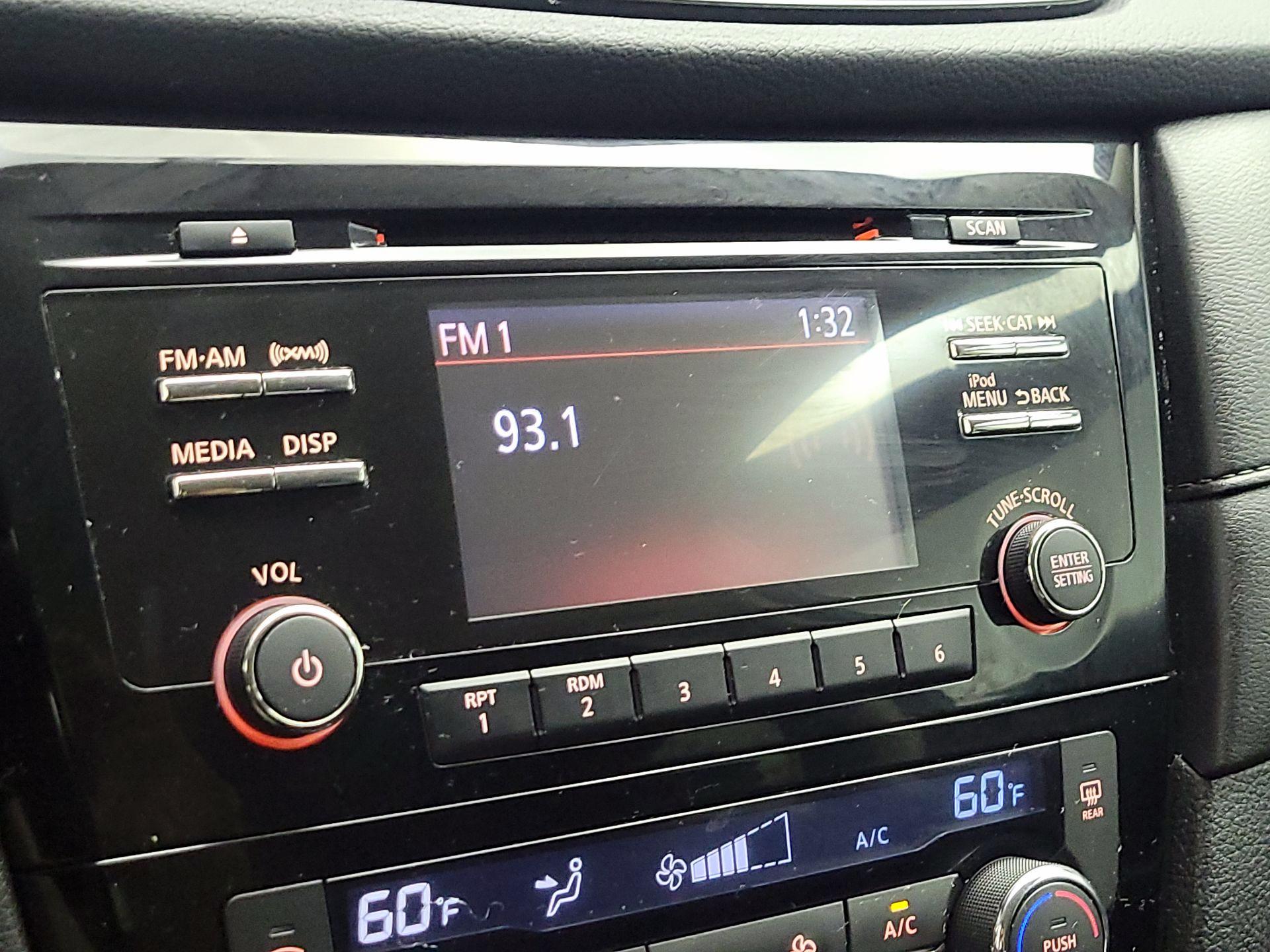 Thumbnail: 2017 Nissan Rogue - 15