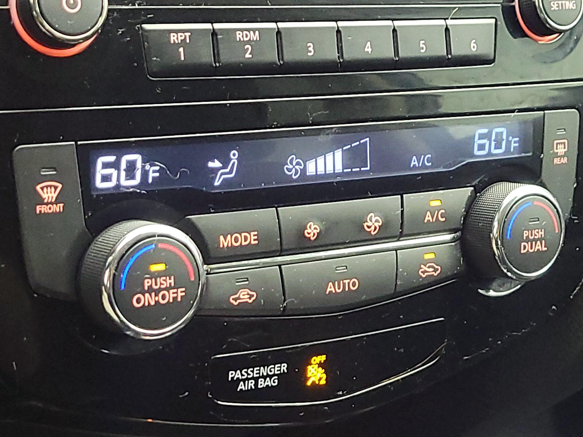 Thumbnail: 2017 Nissan Rogue - 16