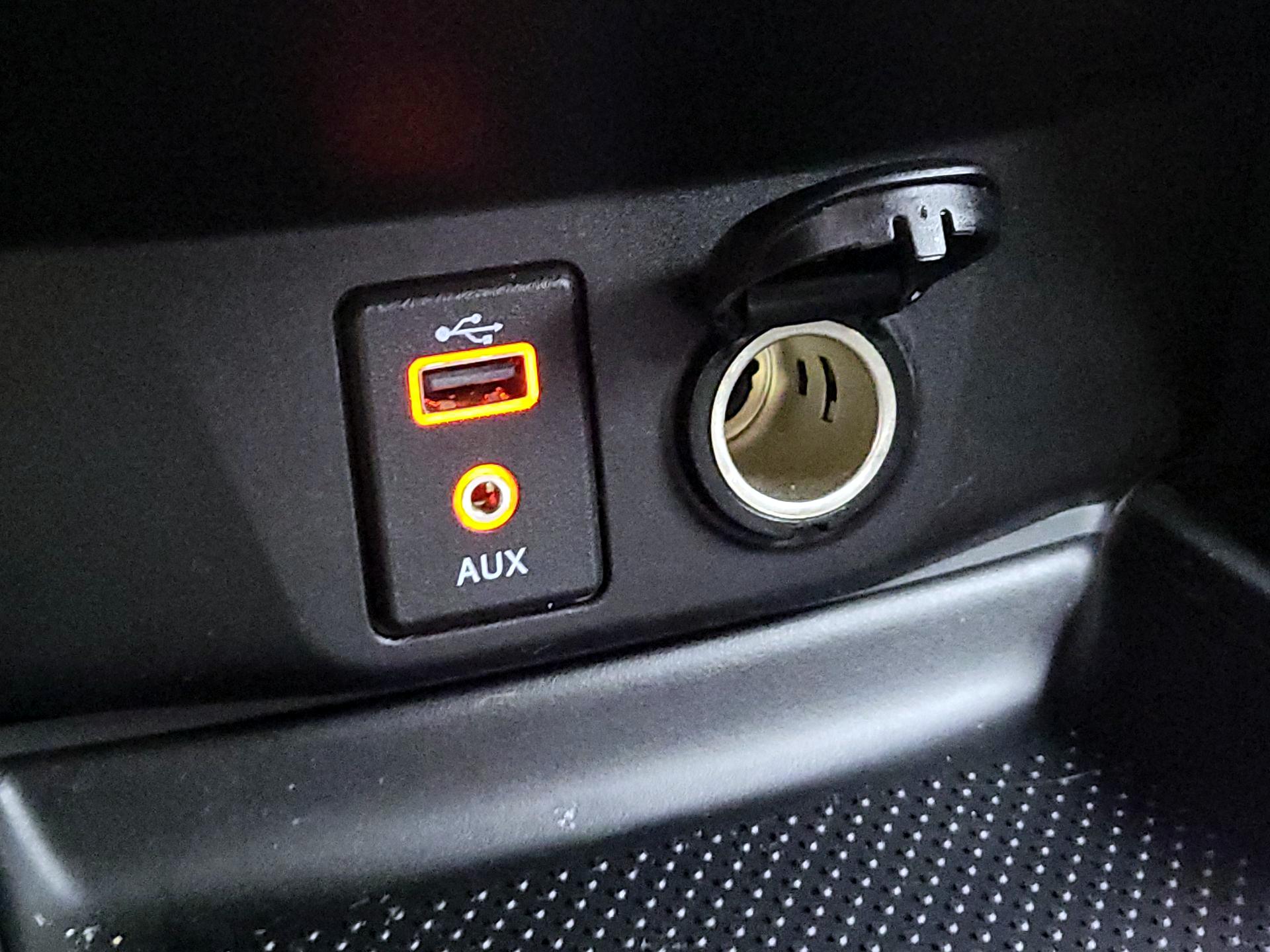 Thumbnail: 2017 Nissan Rogue - 18