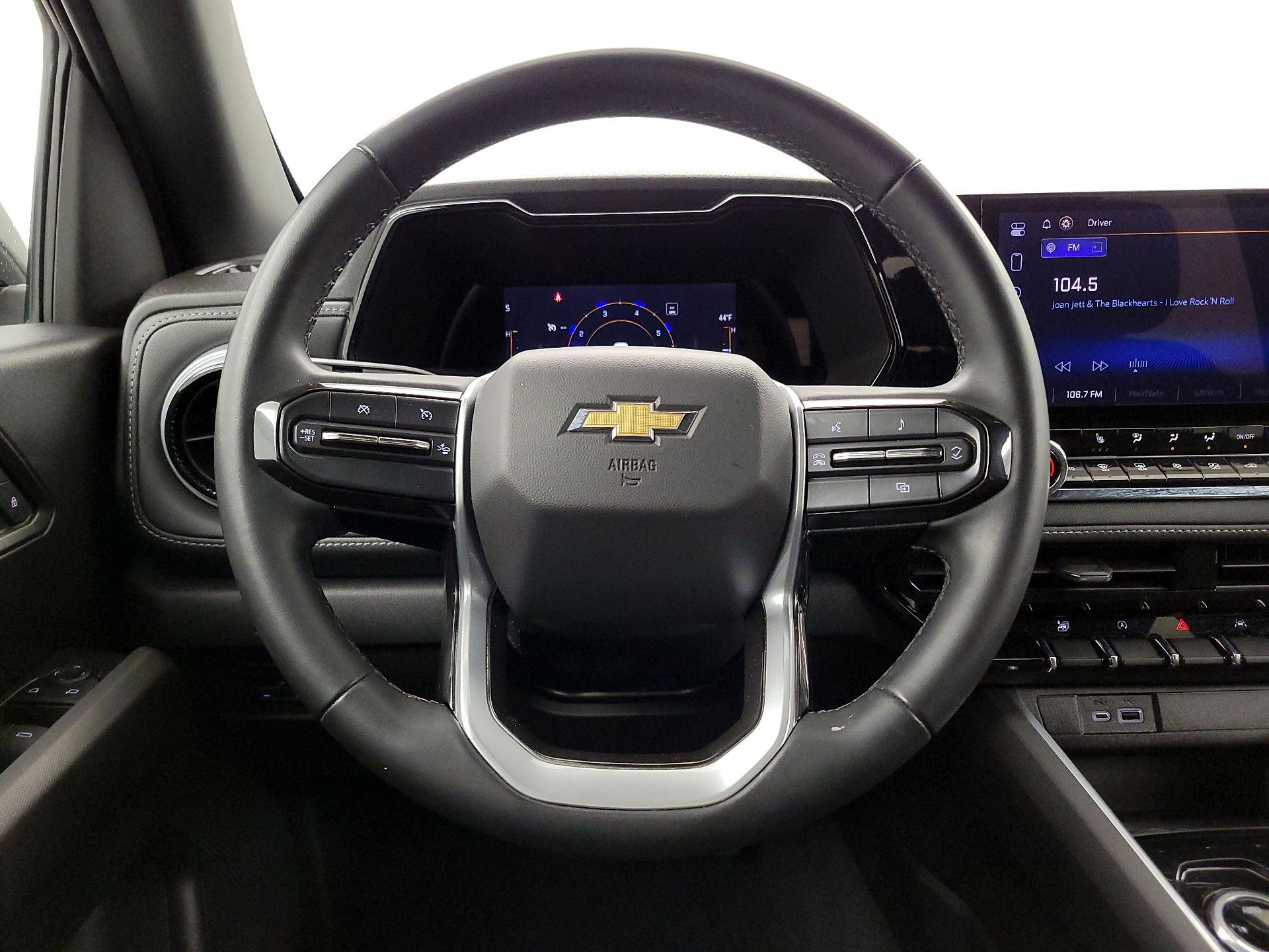 Thumbnail: 2023 Chevrolet Colorado - 10