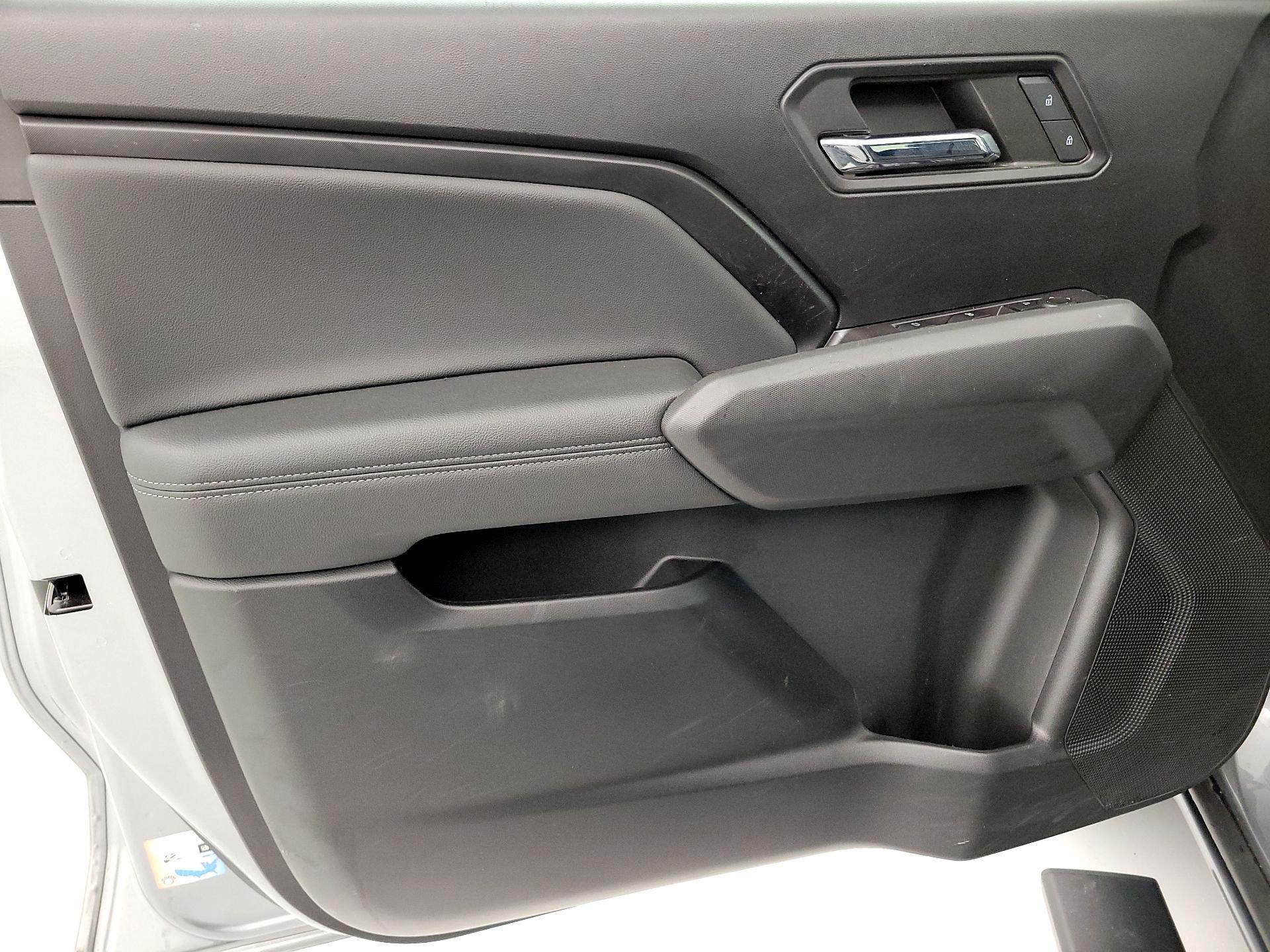 Thumbnail: 2023 Chevrolet Colorado - 12