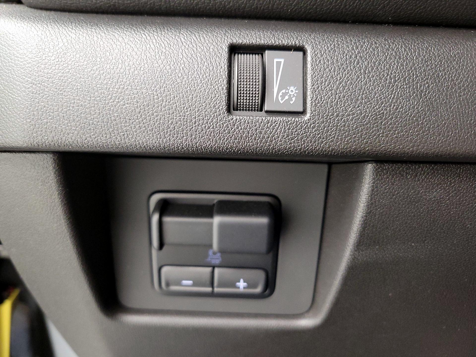 Thumbnail: 2023 Chevrolet Colorado - 13