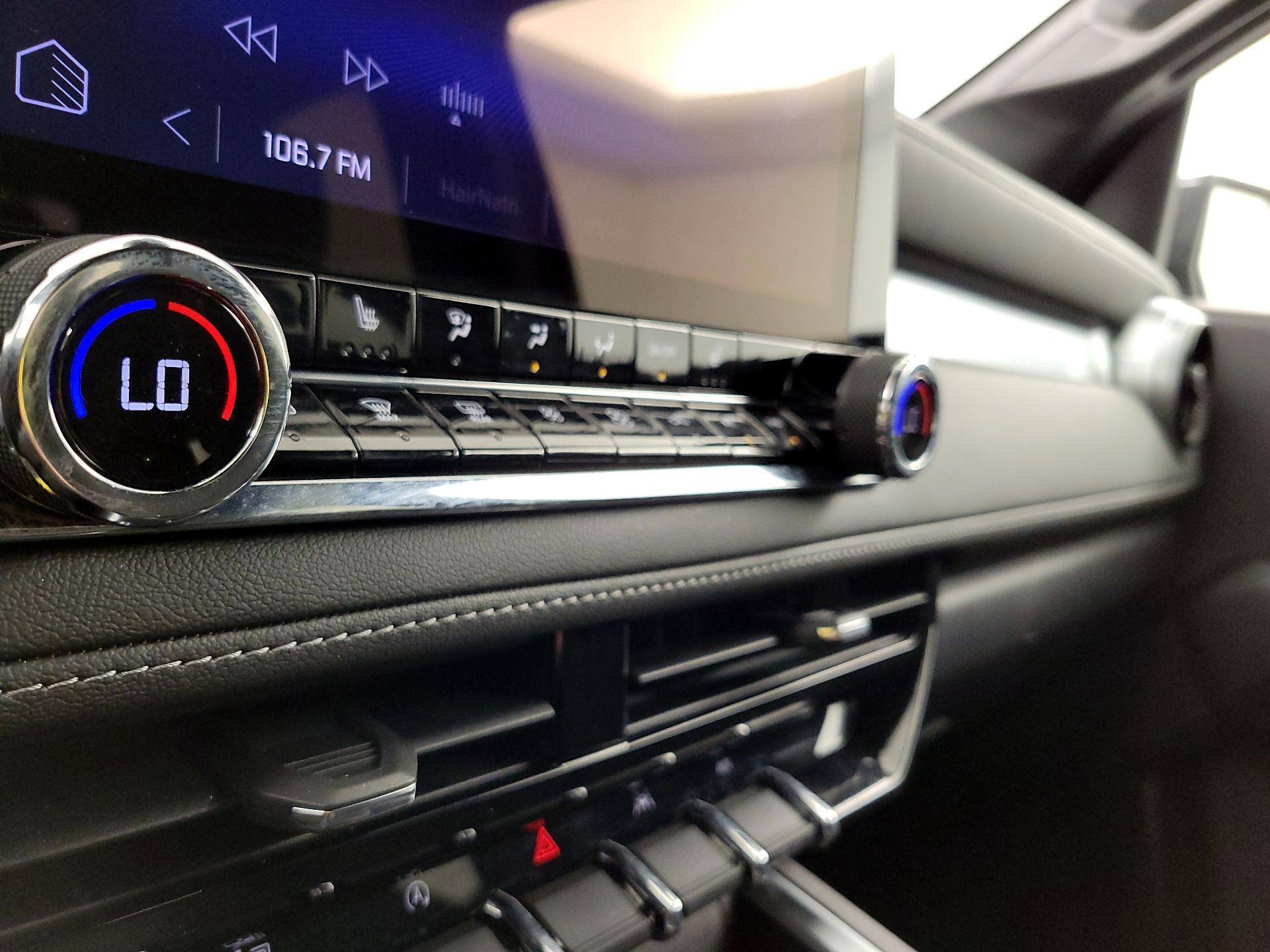 Thumbnail: 2023 Chevrolet Colorado - 16