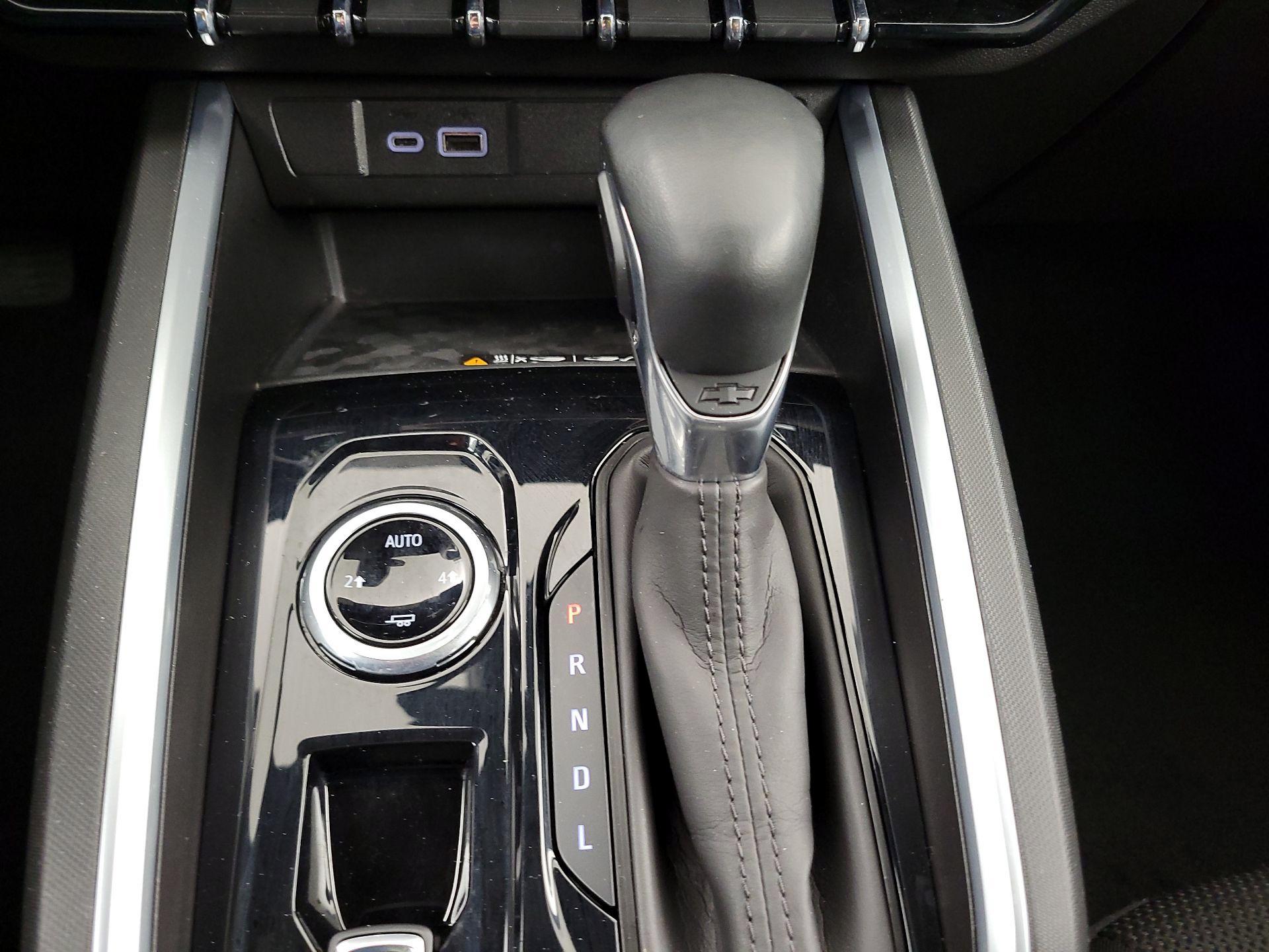 Thumbnail: 2023 Chevrolet Colorado - 17