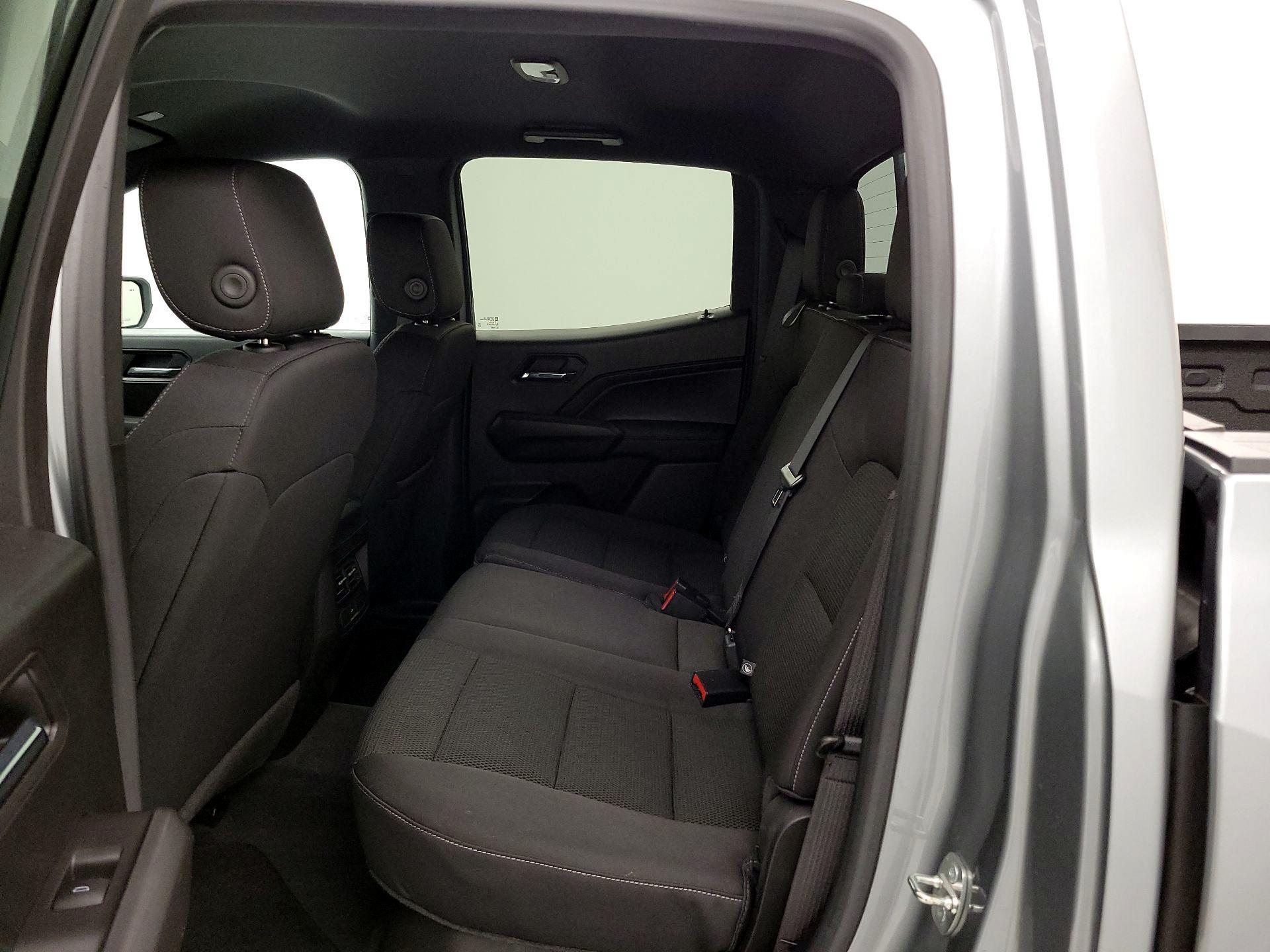 Thumbnail: 2023 Chevrolet Colorado - 19