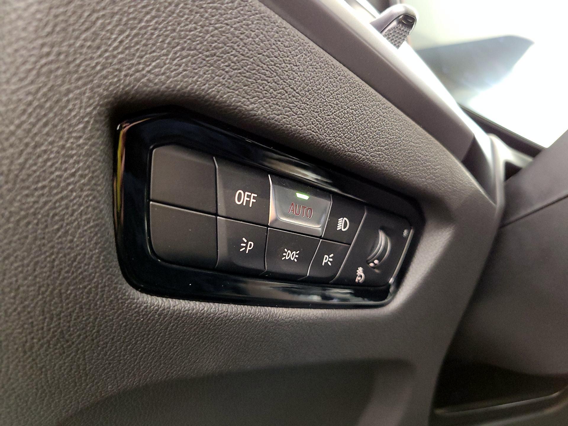 Thumbnail: 2025 BMW 3 Series - 13