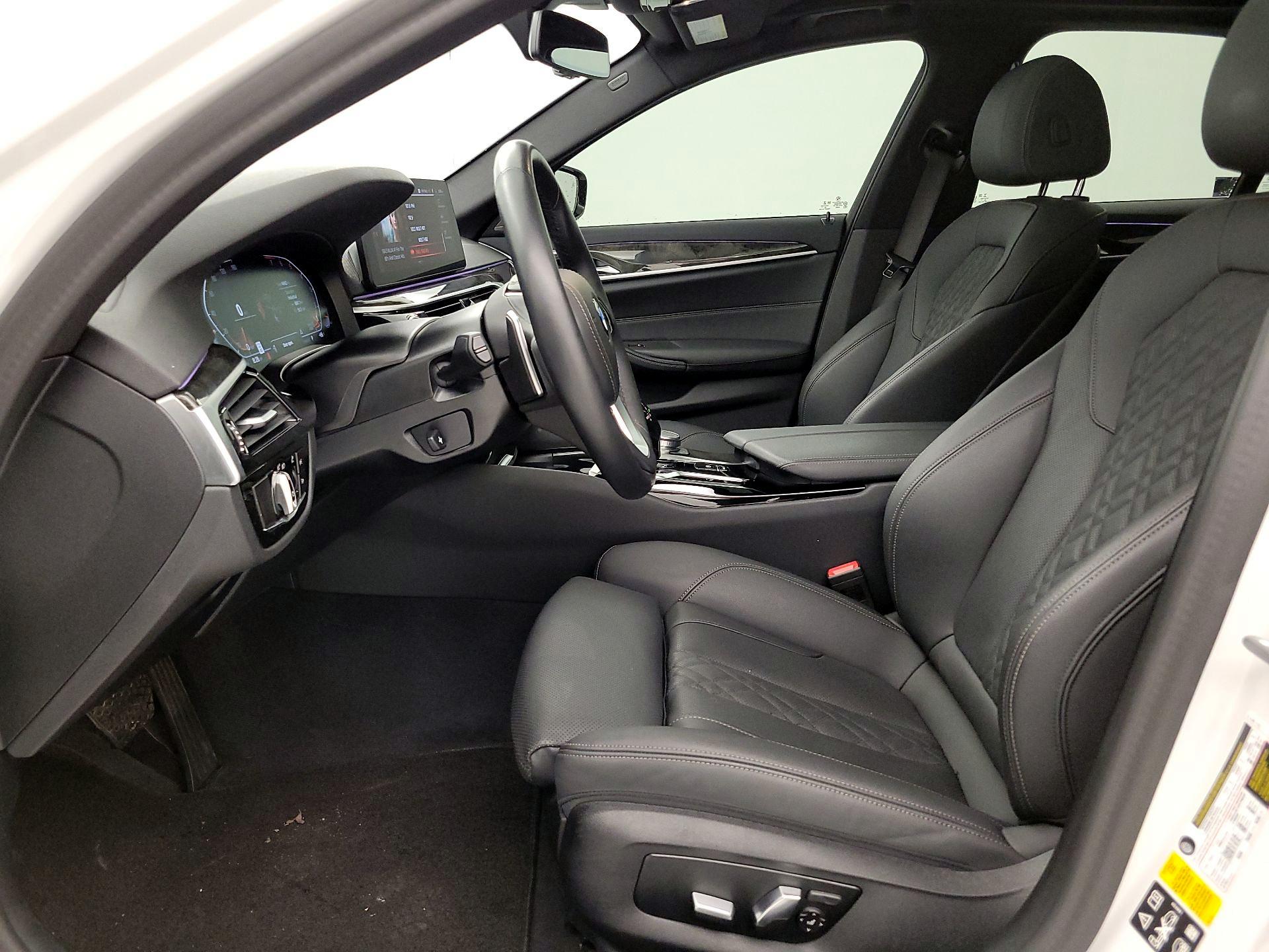 Thumbnail: 2023 BMW 5 Series - 11