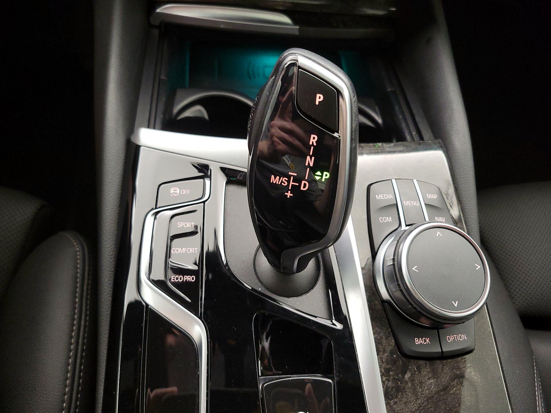 Thumbnail: 2023 BMW 5 Series - 18